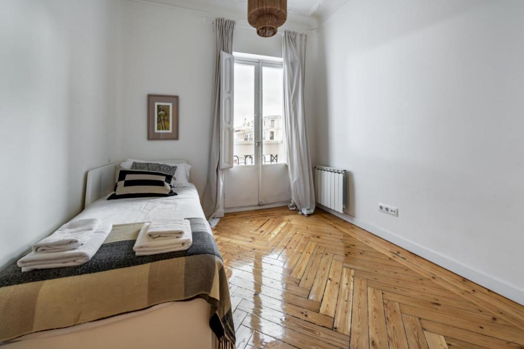 4 Bedrooms 2 Bathrooms Furnished - Salamanca - Luxurious - Mintystay Madrid