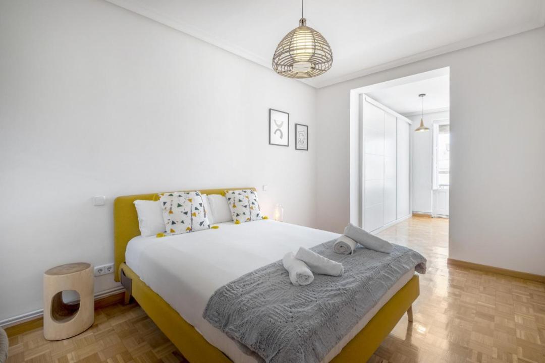 4 Bedrooms 2 Bathrooms Furnished - Salamanca - Bright - Mintystay Apartamento