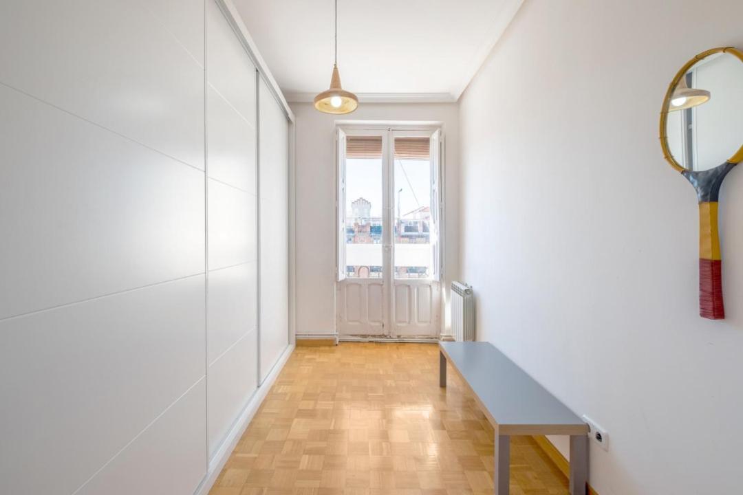 4 Bedrooms 2 Bathrooms Furnished - Salamanca - Bright - Mintystay Apartamento *