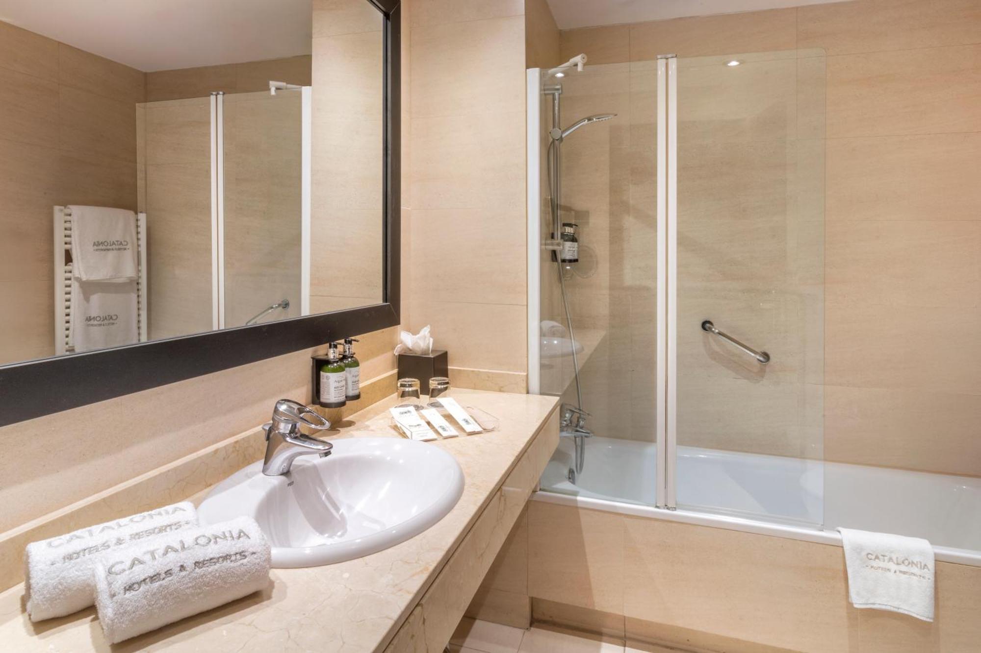 Nh Sur Hotel 4*