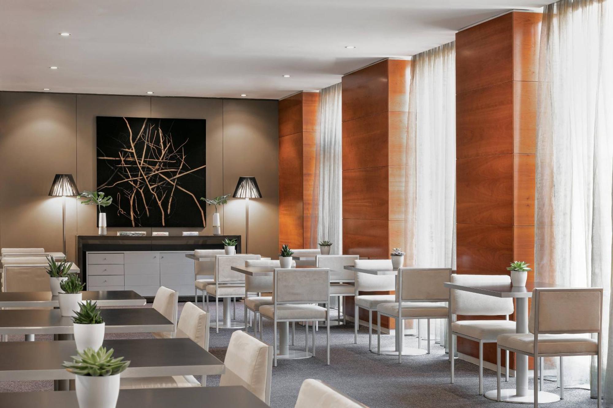 Hotel Ac Vascos By Marriott 3*