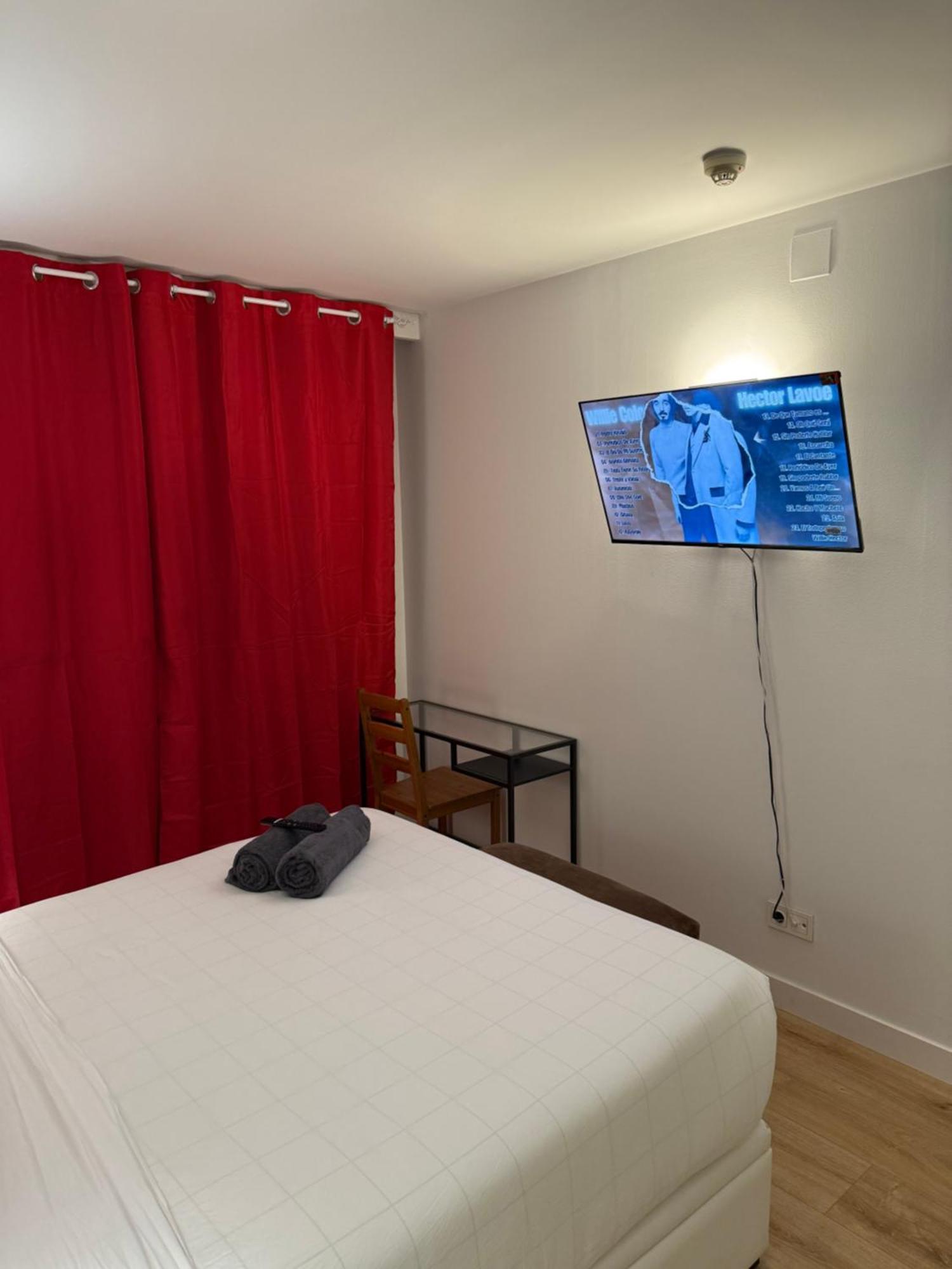 Plaza Apartment *