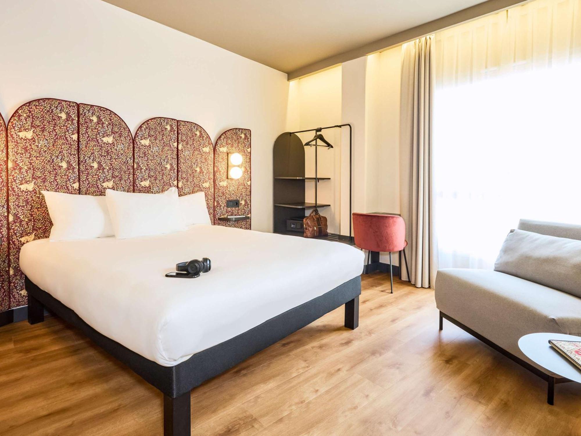 Ibis Centro 2*