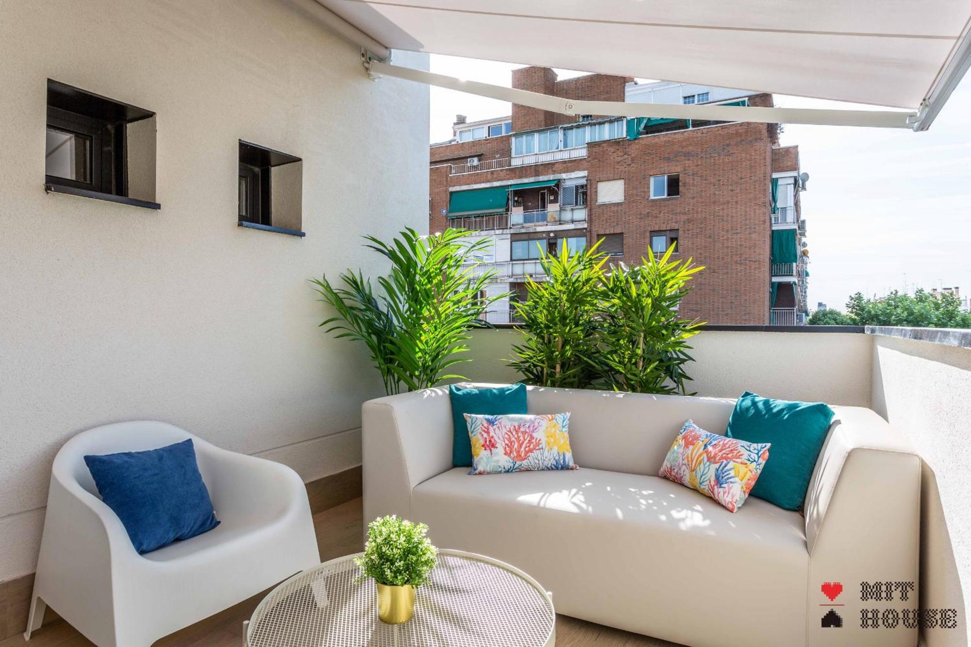 Mit House Antonio Lopez En *