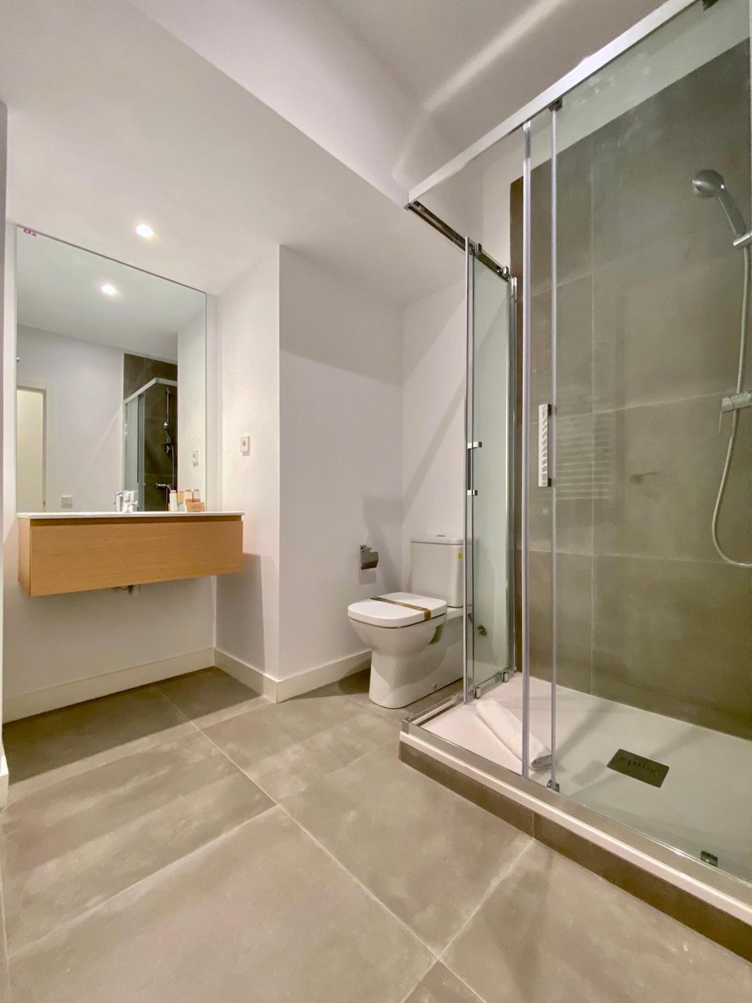 Charming Urban La Latina Apartment *