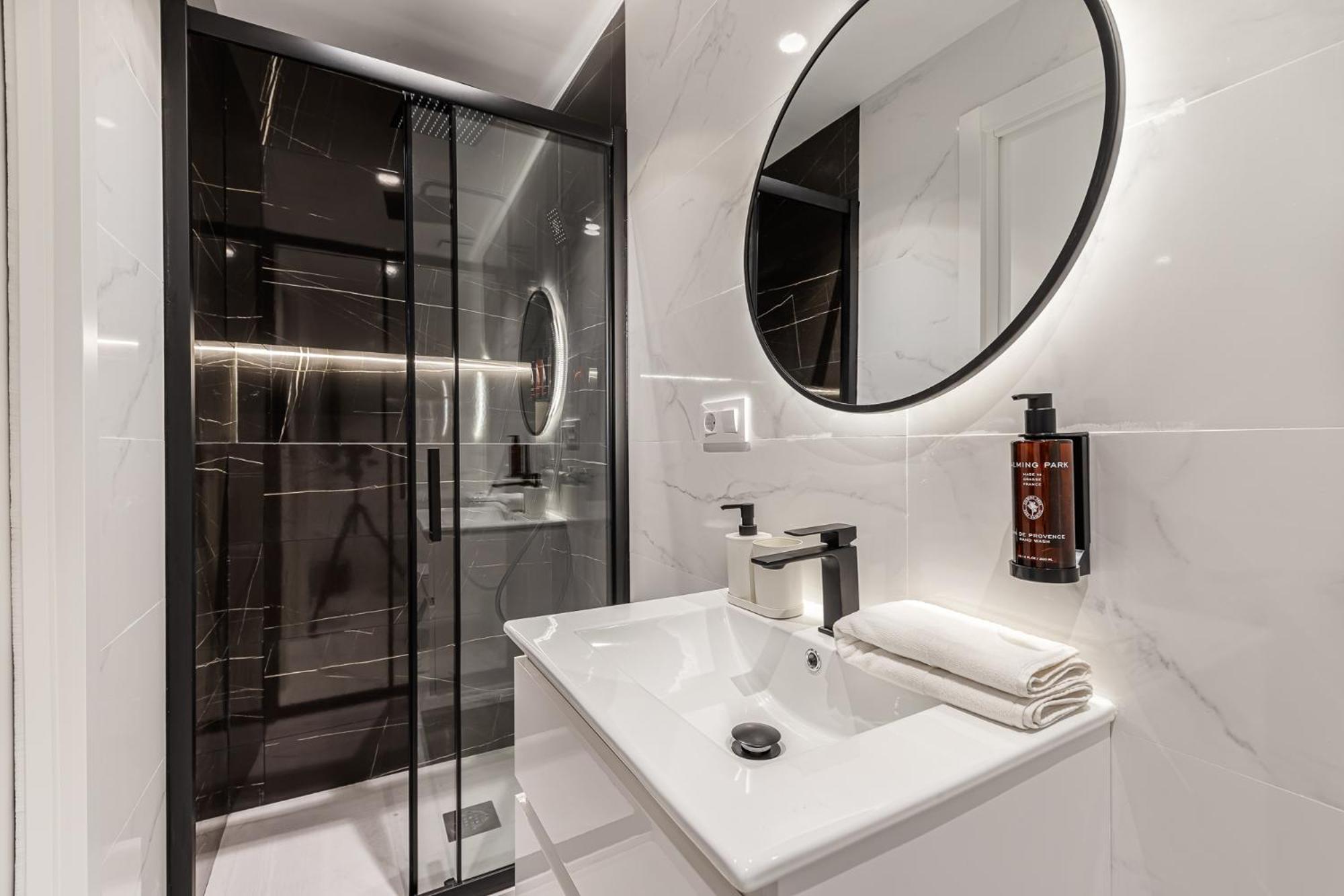 Apartamento Waou Essence Iii Tirso De Molina - Corta Duracion