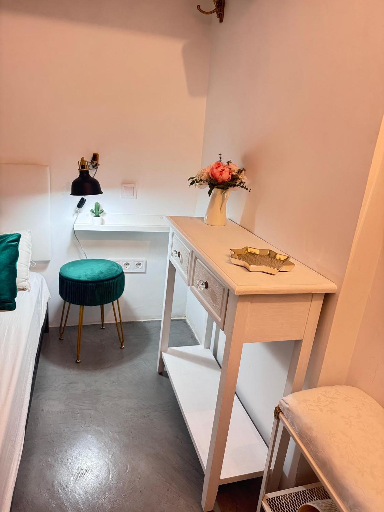 Beautyflat For Six By Elenahost Madrid