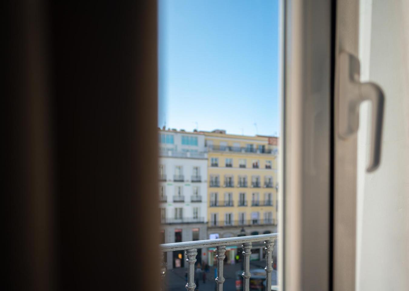 Luthia Puerta Del Sol Hotel *