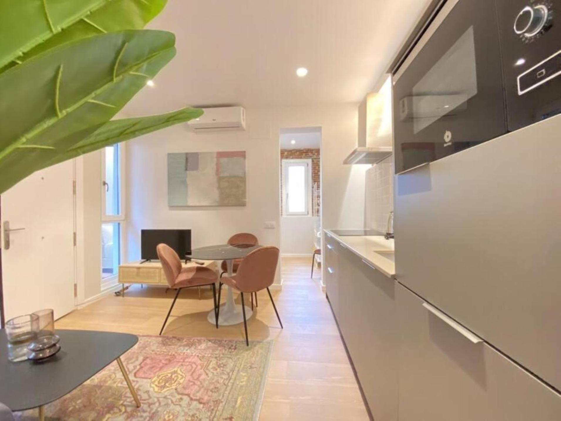 Tu Refugio Urbano En El Vibrante Barrio De La Latiina Apartamento