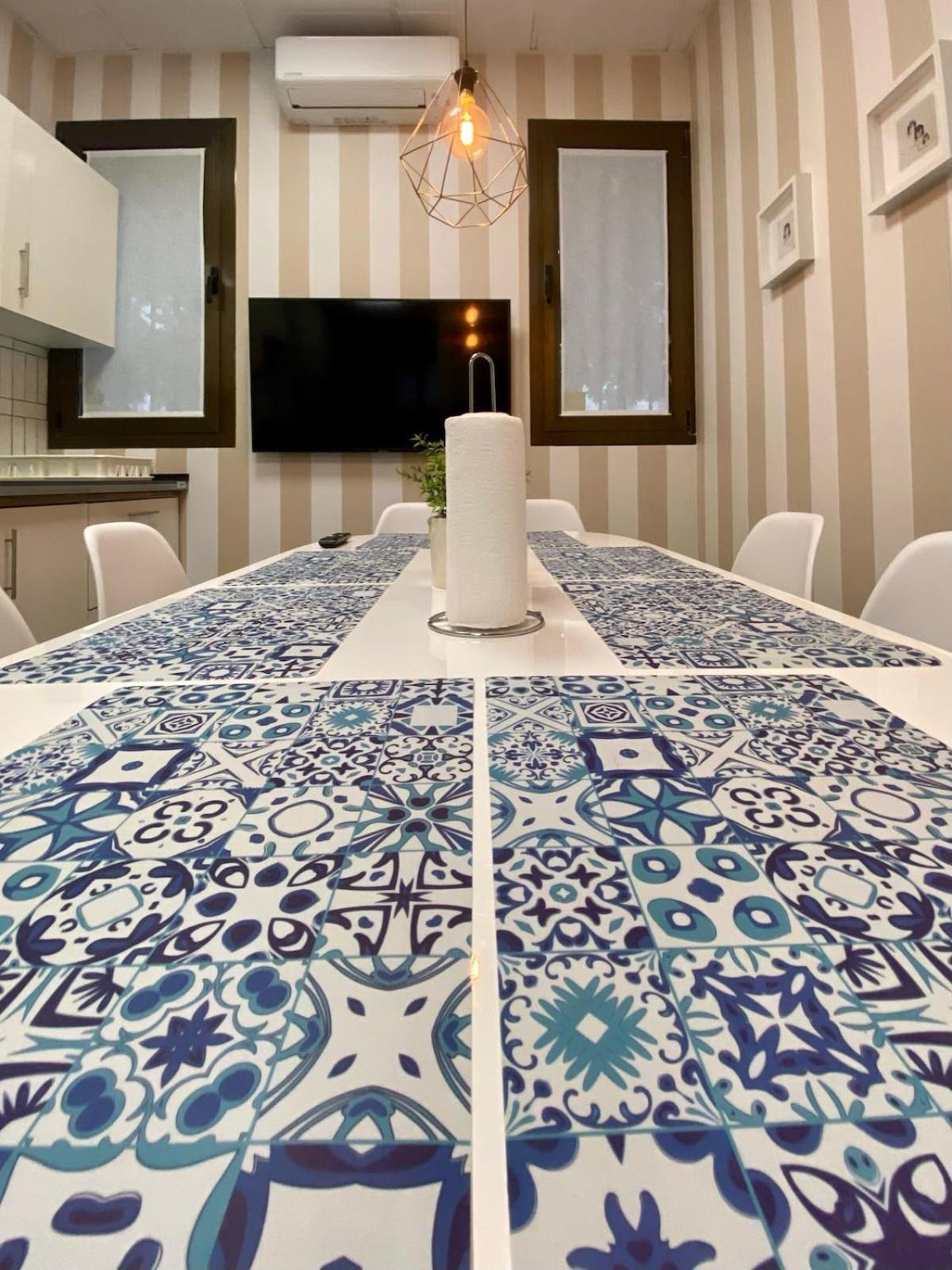 Comfortable In For Two People - 1 * Madrid