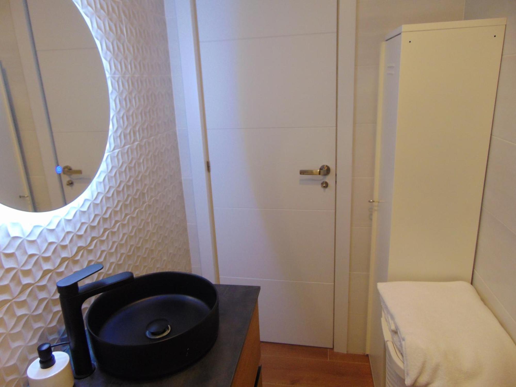 Airport Plenilunio Beige * Madrid