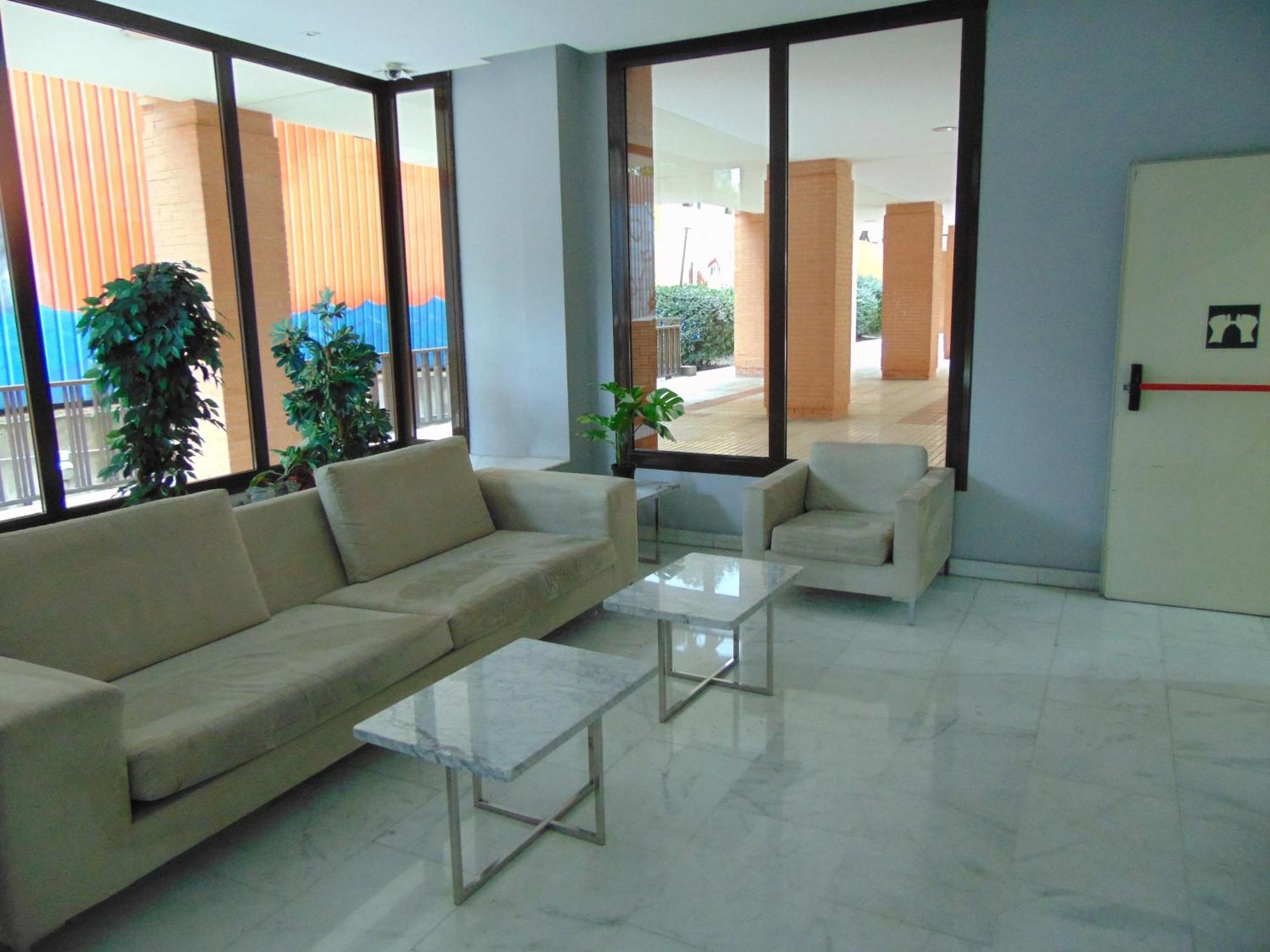 Airport Plenilunio Beige * Madrid