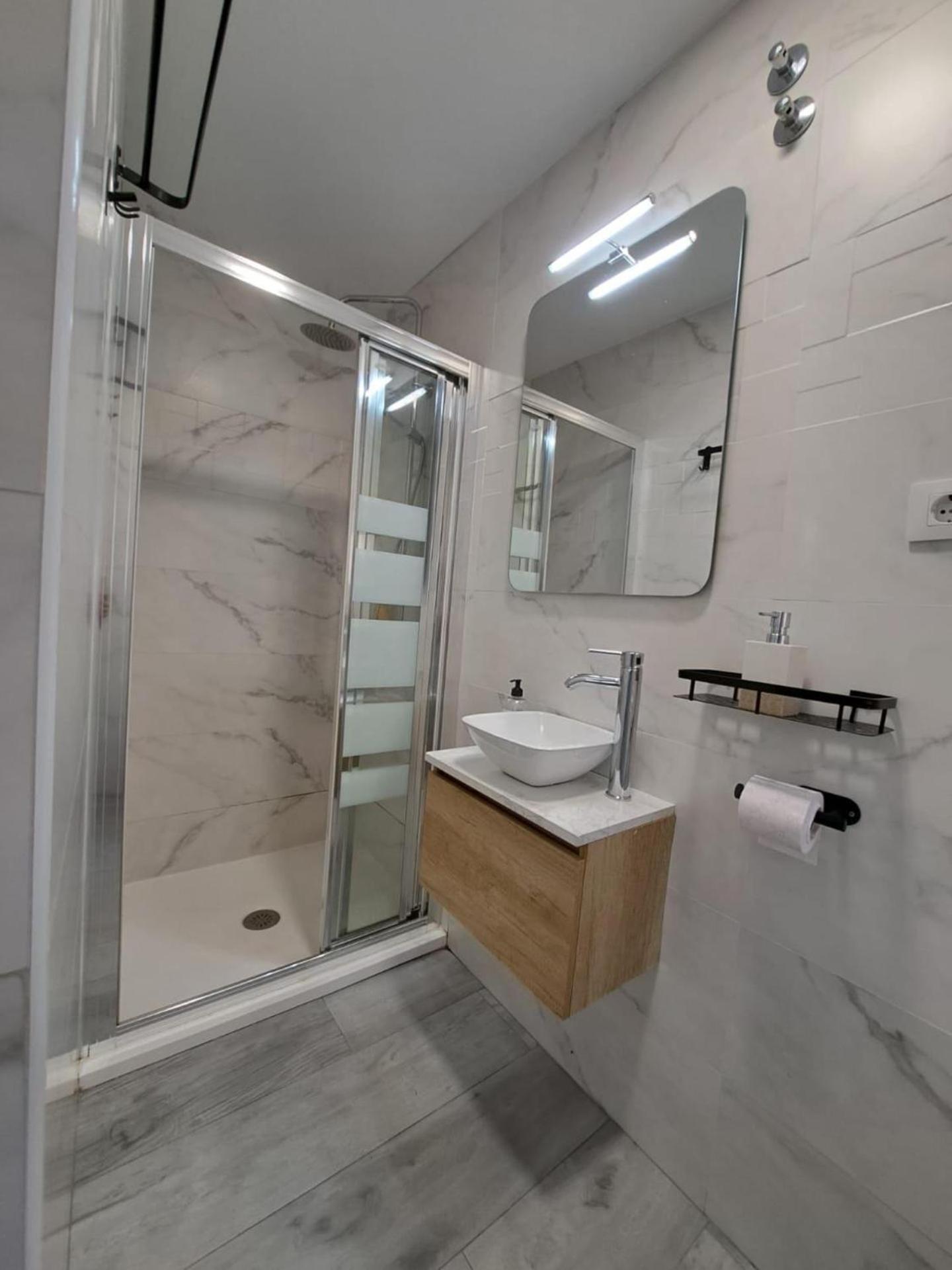 10guests-3mintometro Apartamento