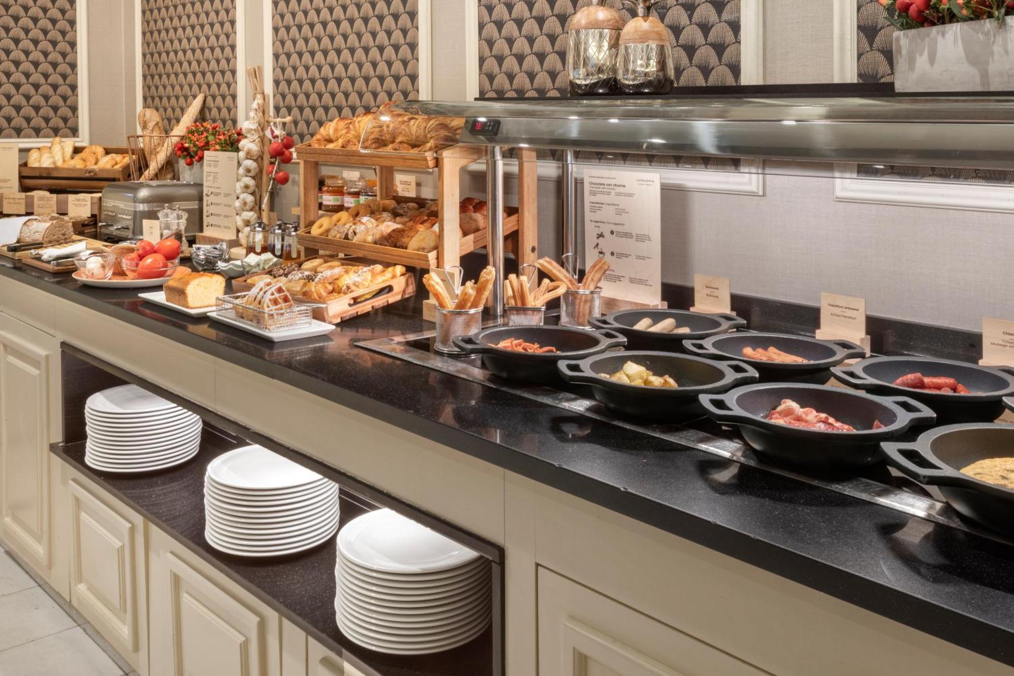 Hotel Catalonia Cortes 4*