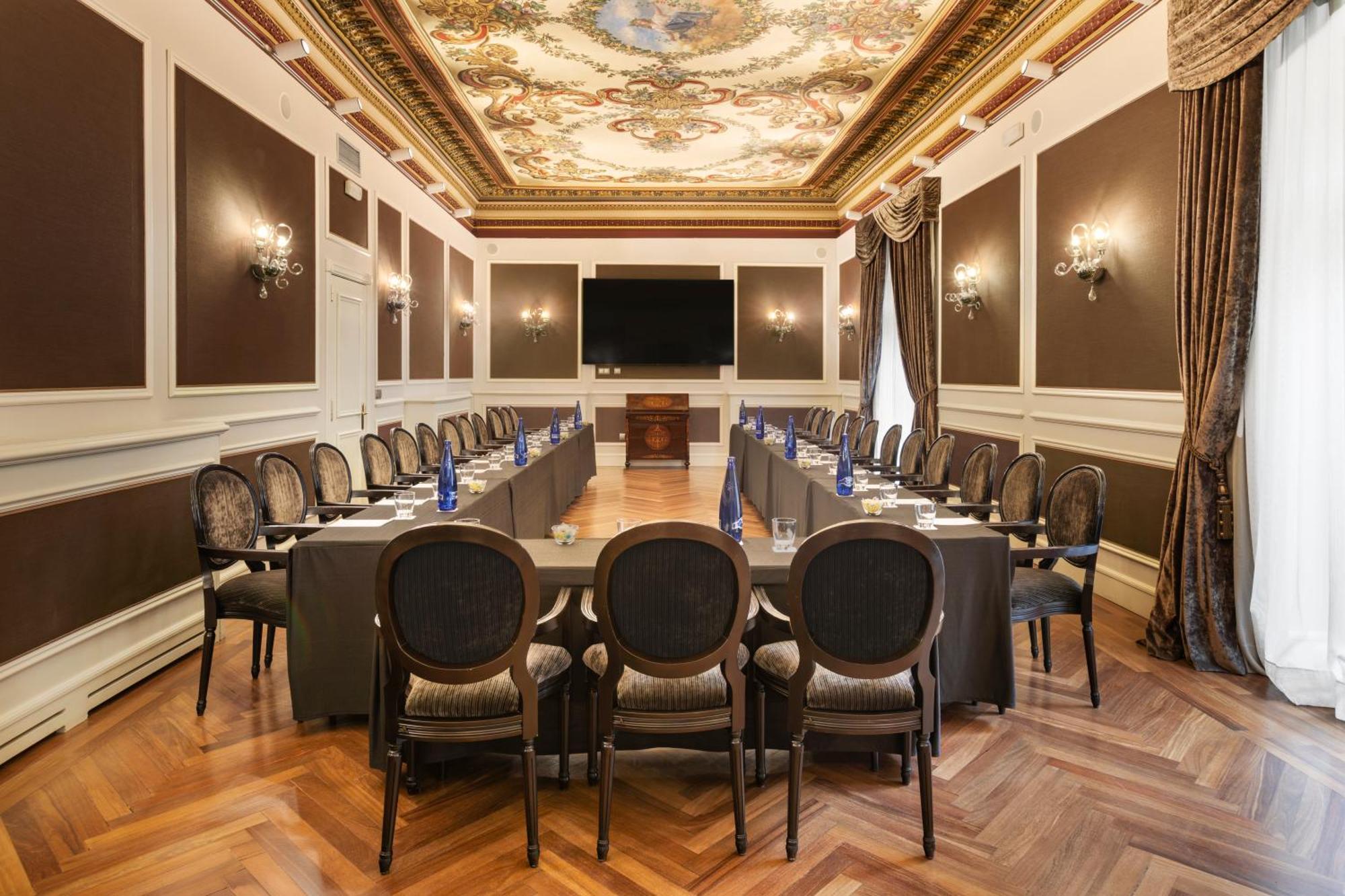Catalonia Cortes Hotel
