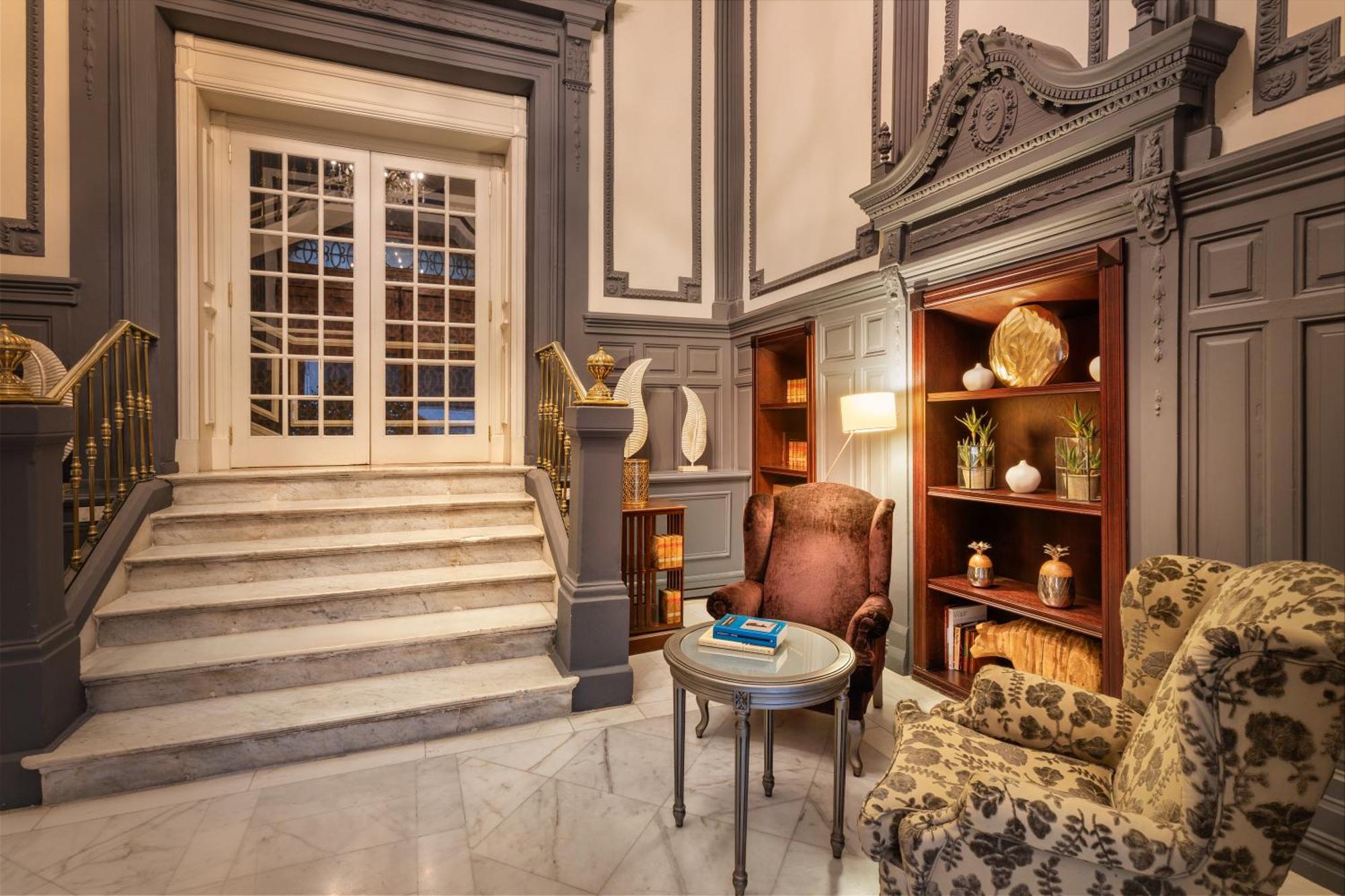 Catalonia Cortes Hotel 4*