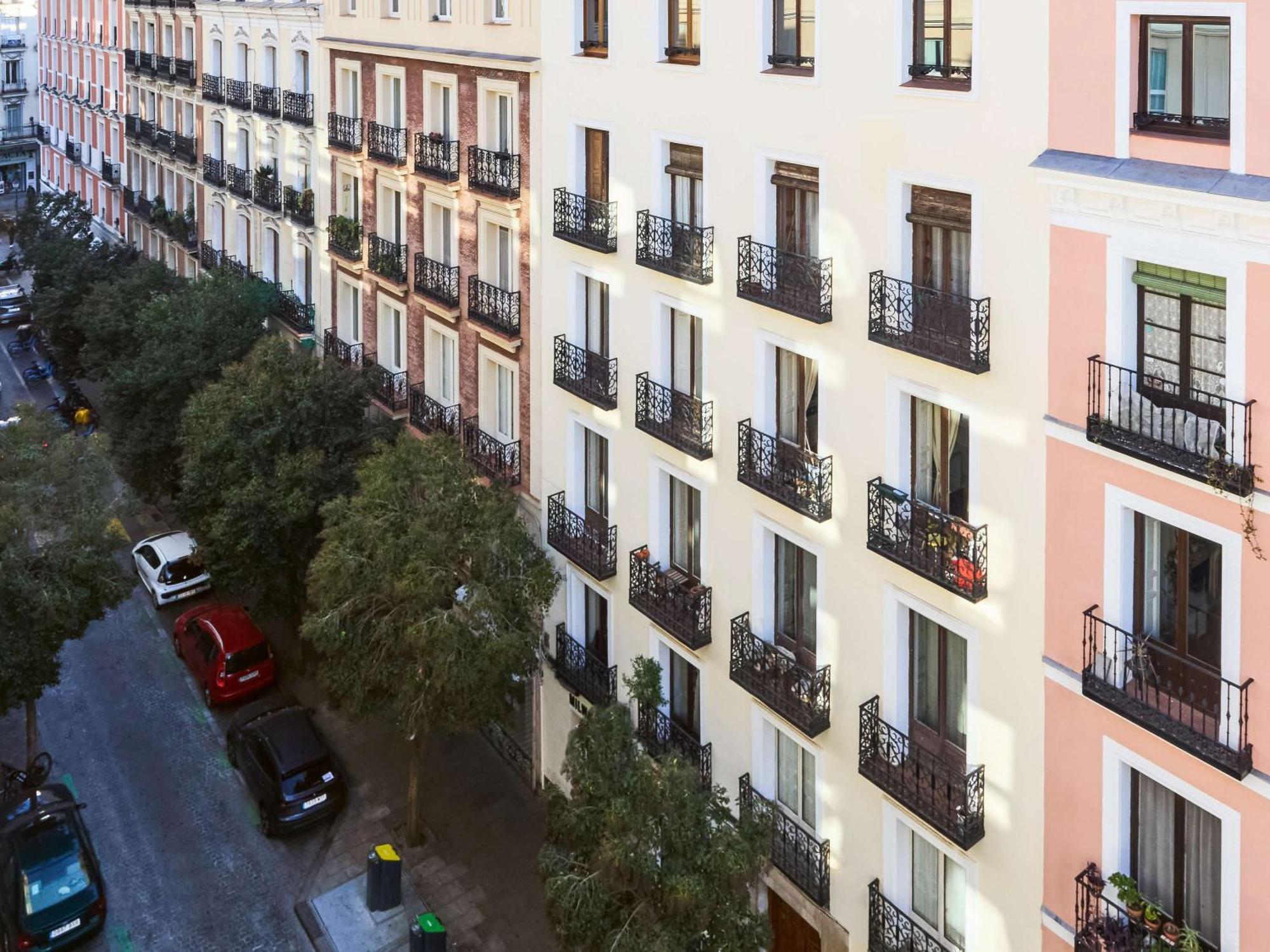 Ibis Centro 2*