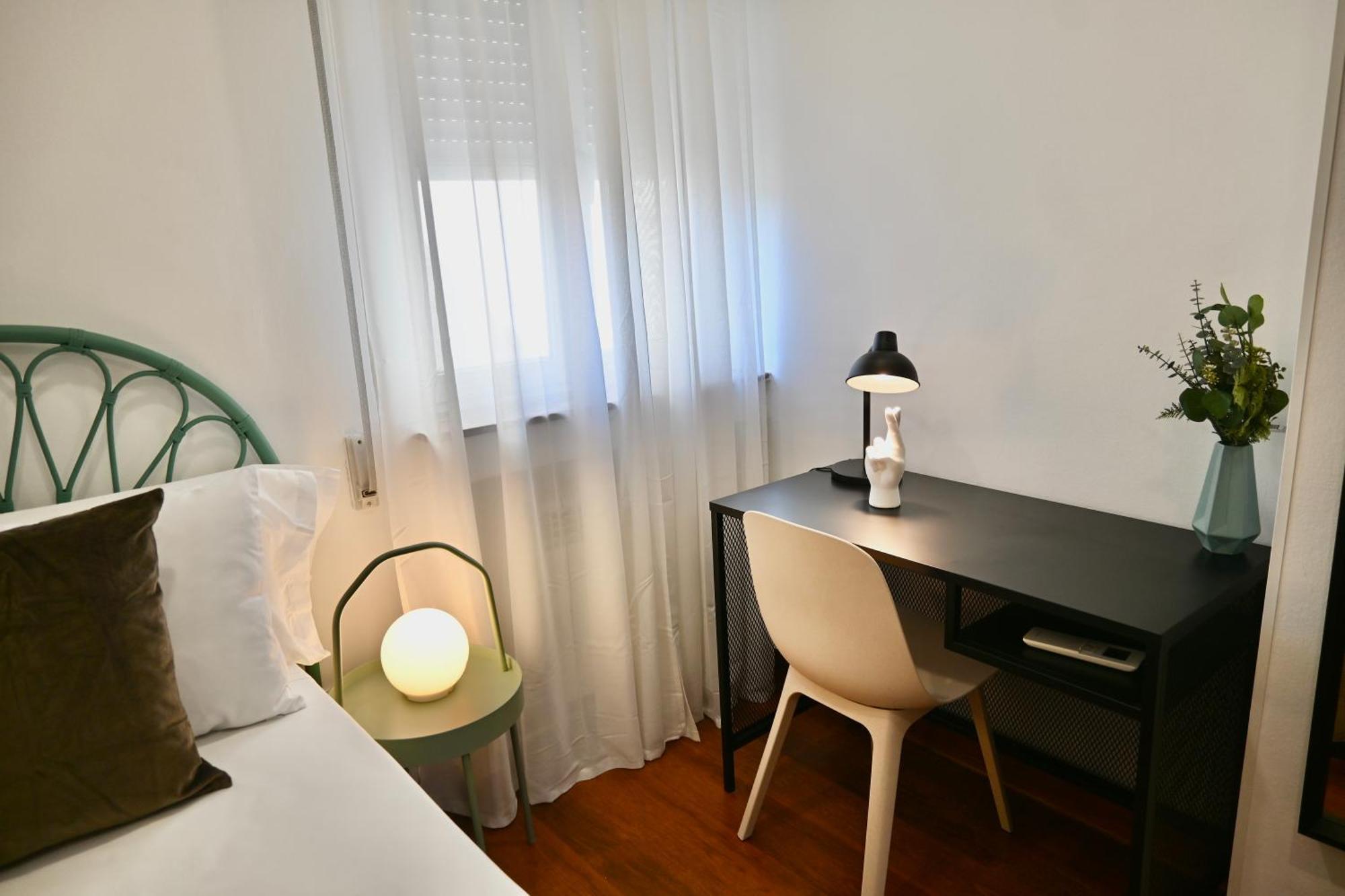 Apartamento For Vivienda Temporal De Cuatro En Arganzuela Man102
