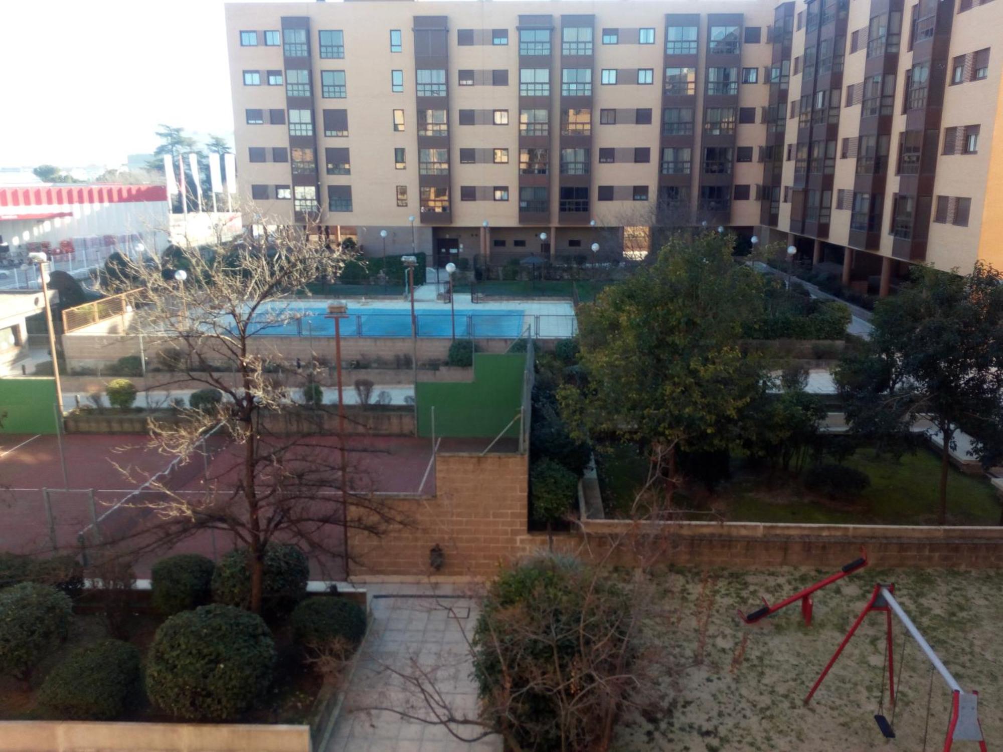Aeropuerto Ifema 3 Apartment *