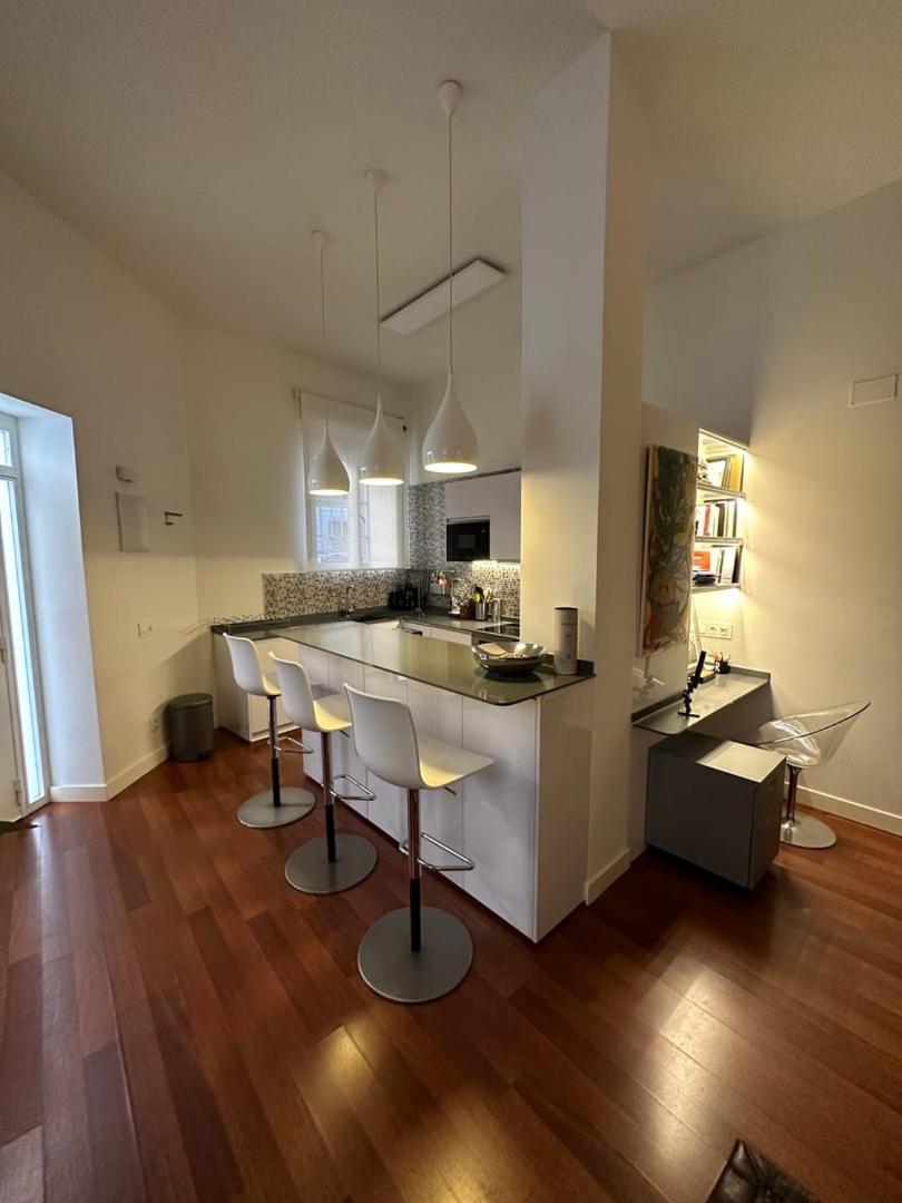 Encanto Y Elegancia En El Corazon De | By Airnest Apartamento