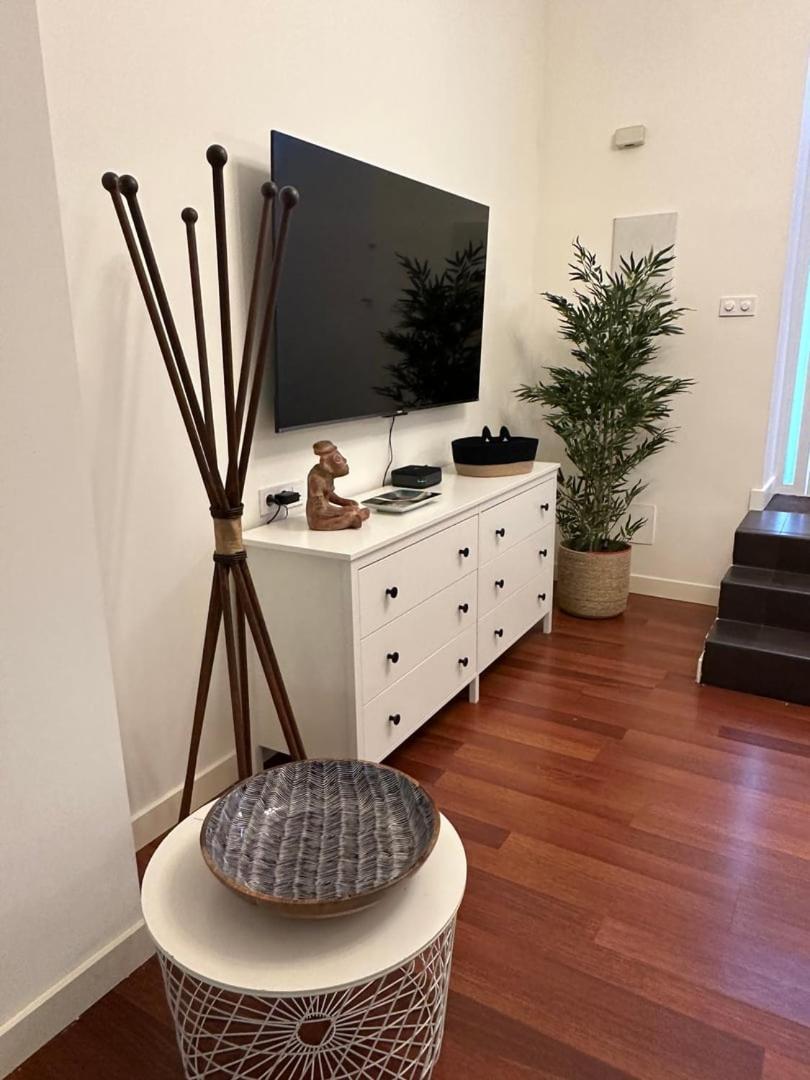 Stylish & Cozy 1br Steps From Royal Palace | By Airnest