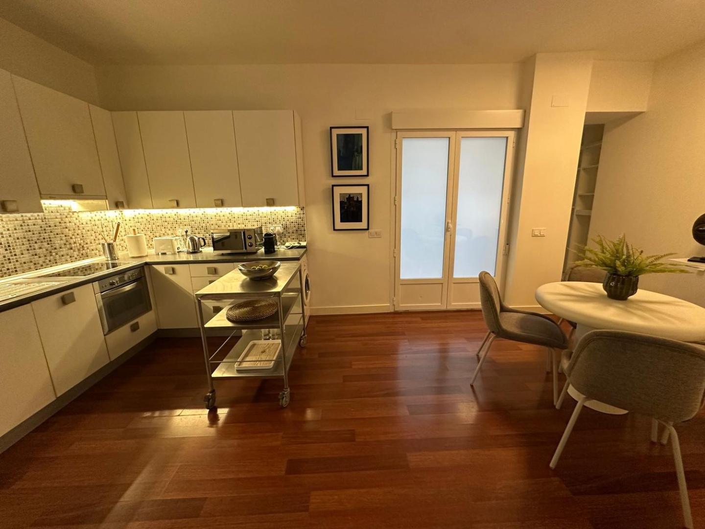 Stylish & Cozy 1br Steps From Royal Palace | By Airnest Apartamento *