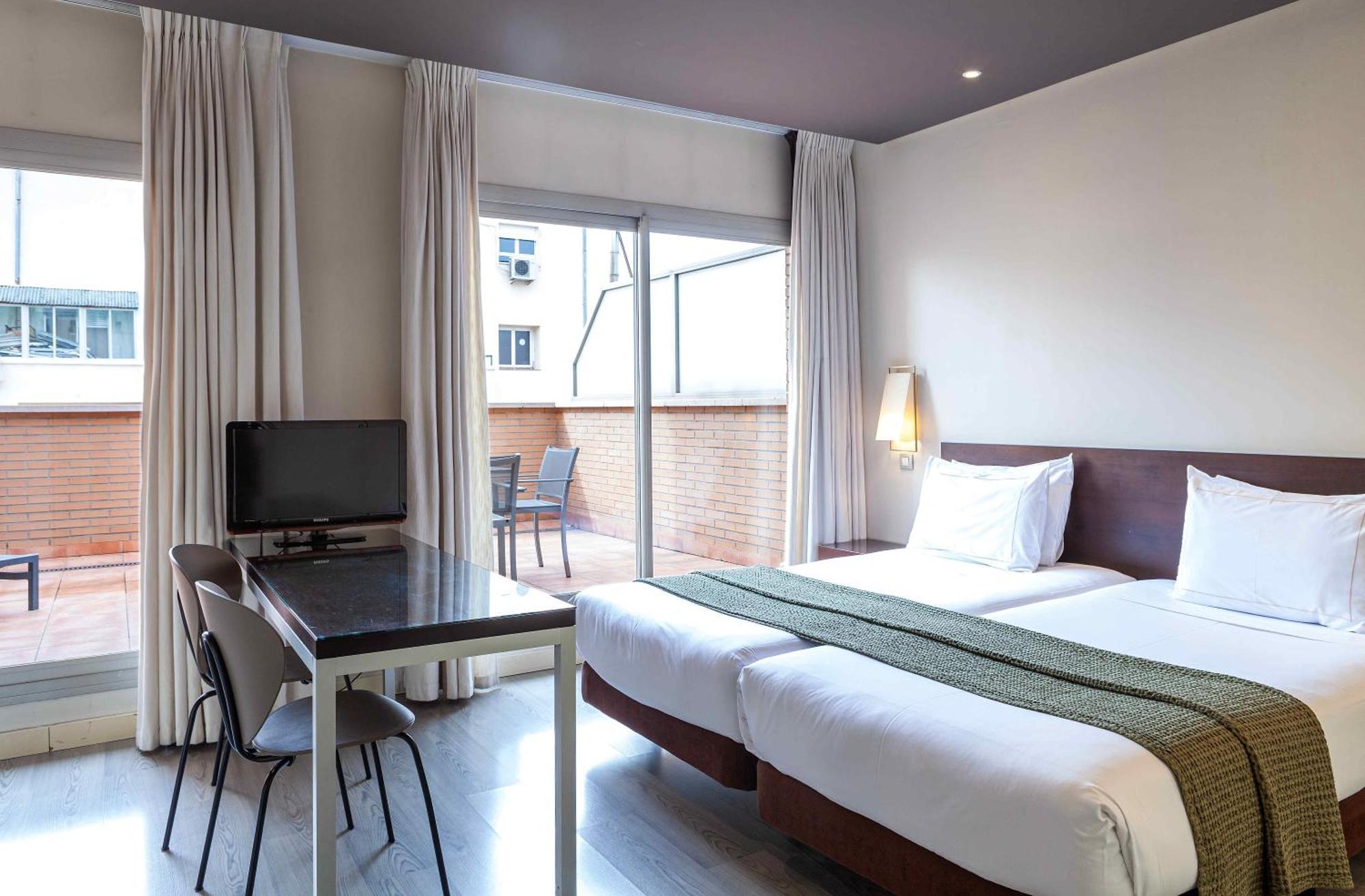 Viena Plaza De España Apartahotel