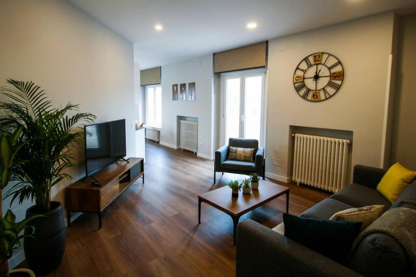 Apartamento Con Terraza A Gran Via Y Palacio Real