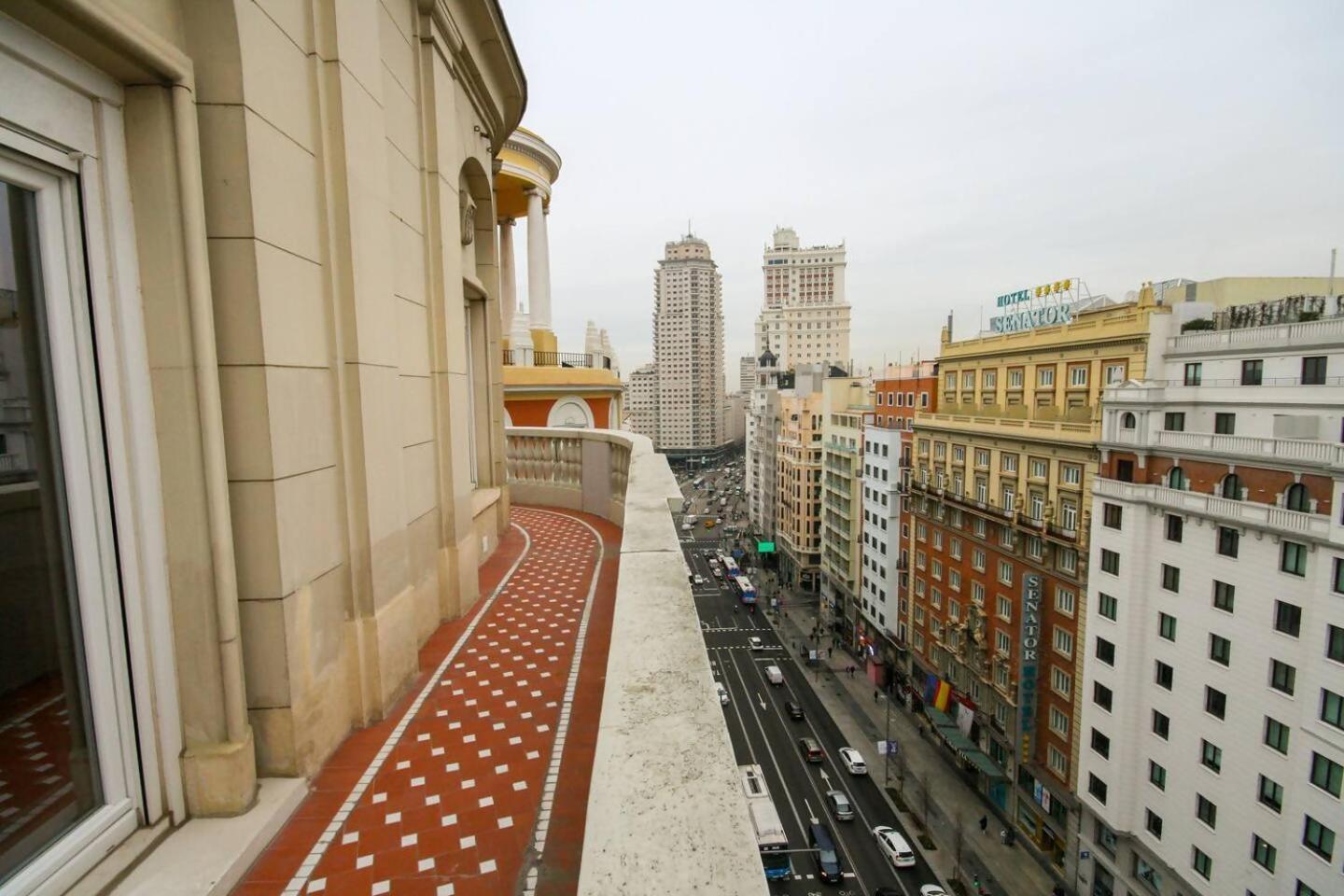 Con Terraza A Gran Via Y Palacio Real Apartamento *