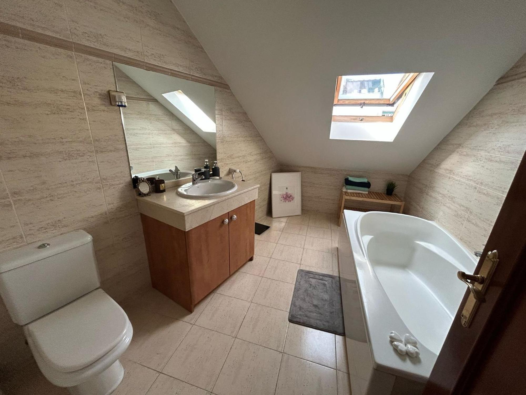 Spacious And Bright Penthouse With Terrace *