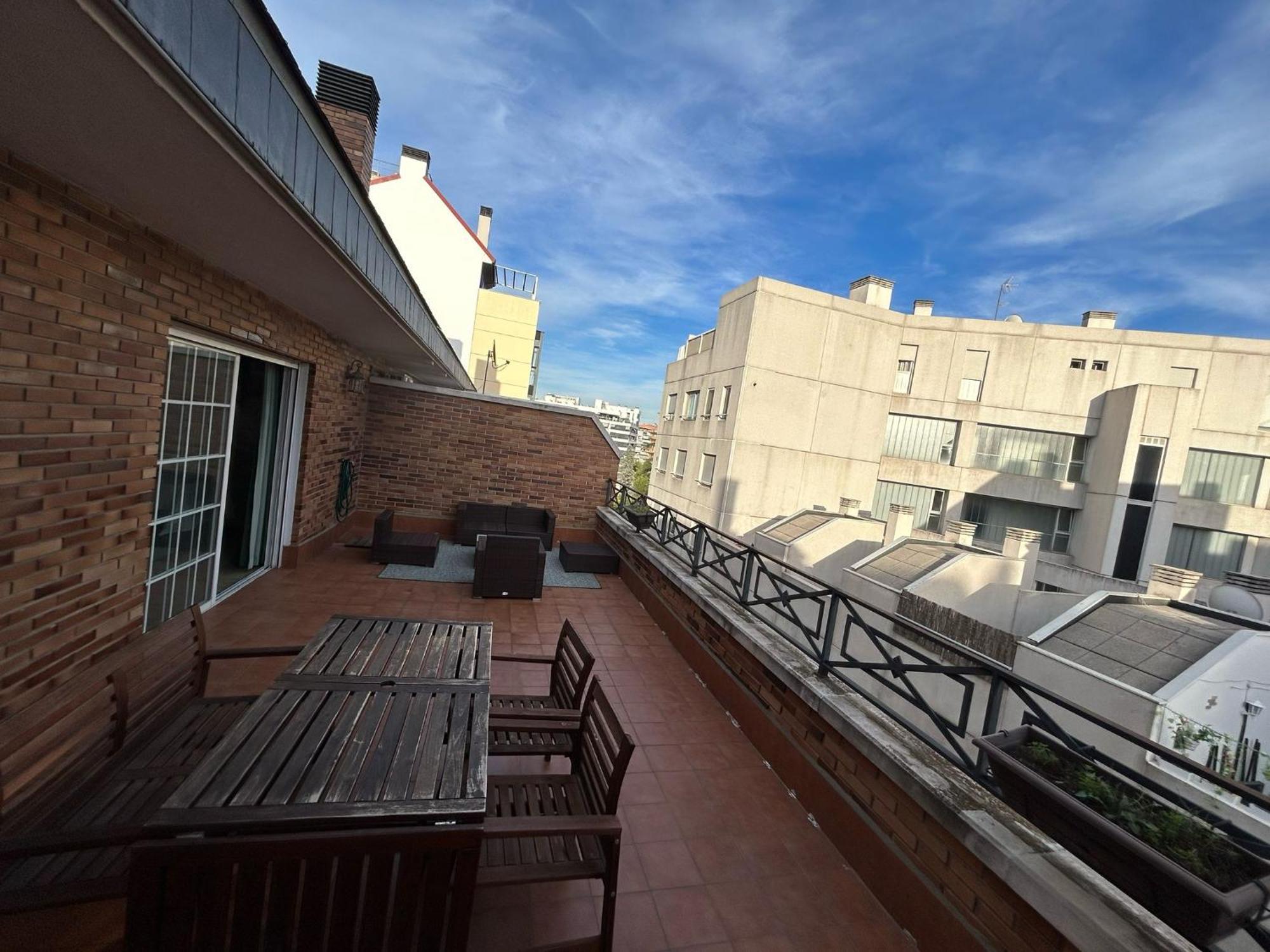 Spacious And Bright Penthouse With Terrace Apartamento Madrid