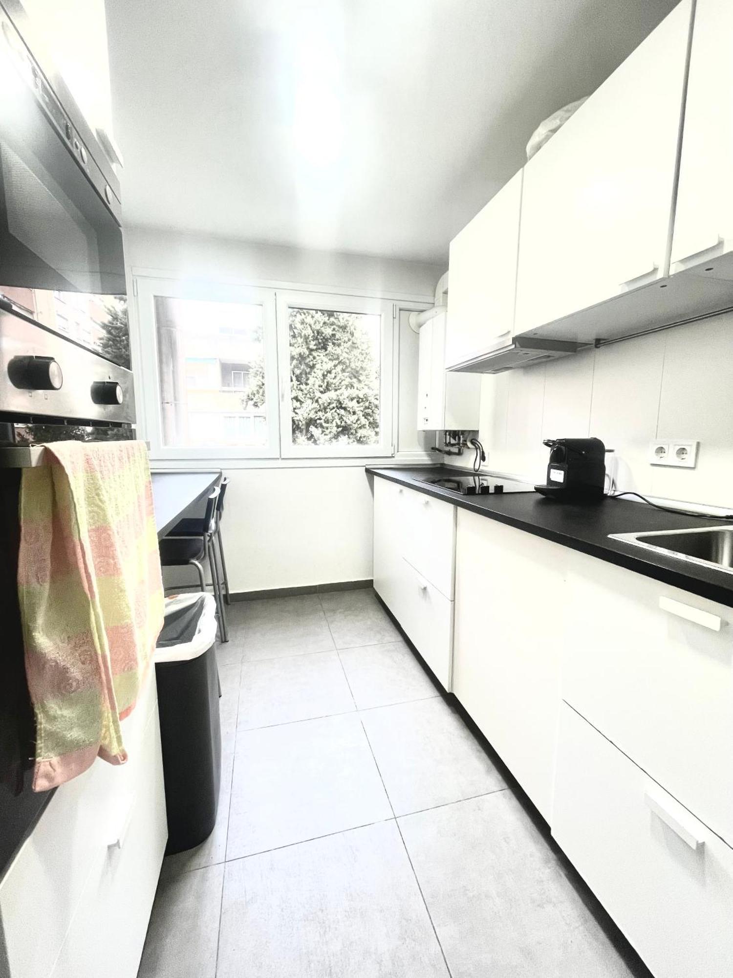 Piso Acogedor Y Tranquilo - Junto A Ifema Y Aerop. Apartamento