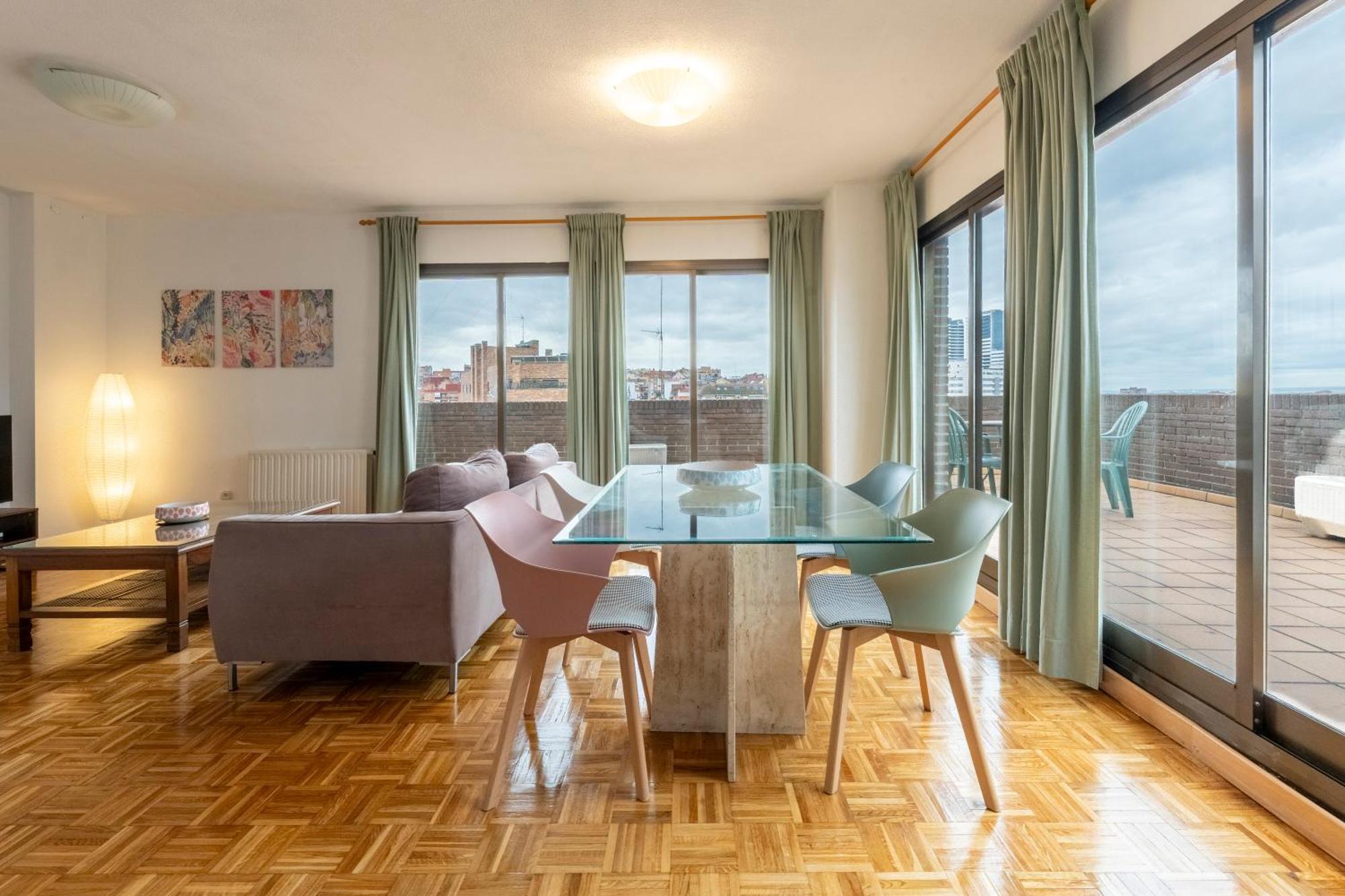 Duplex Centrico Atico Temporal Con Espectaculares Vistas Pat132 Apartamento *