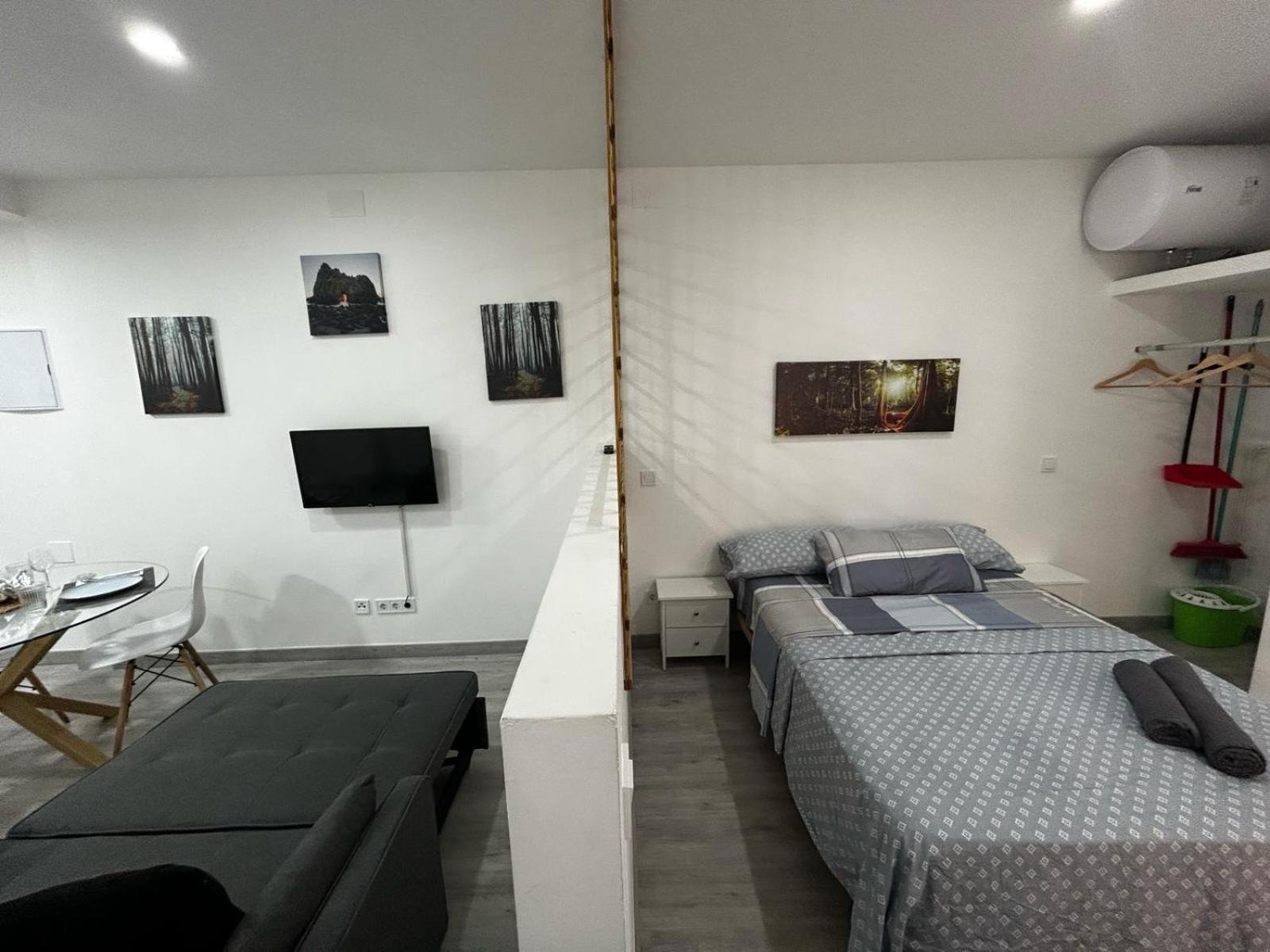 Estudio Con Bano Privado En El Centro De * Madrid
