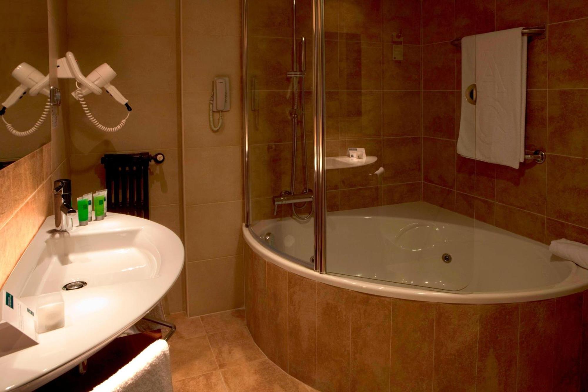 Ac Carlton Hotel