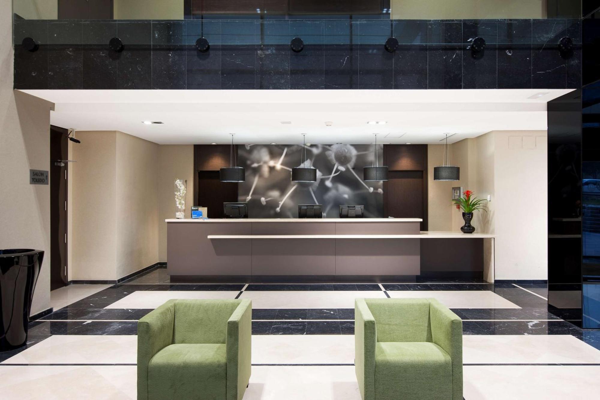 Nh Ribera Del Manzanares Hotel 4*