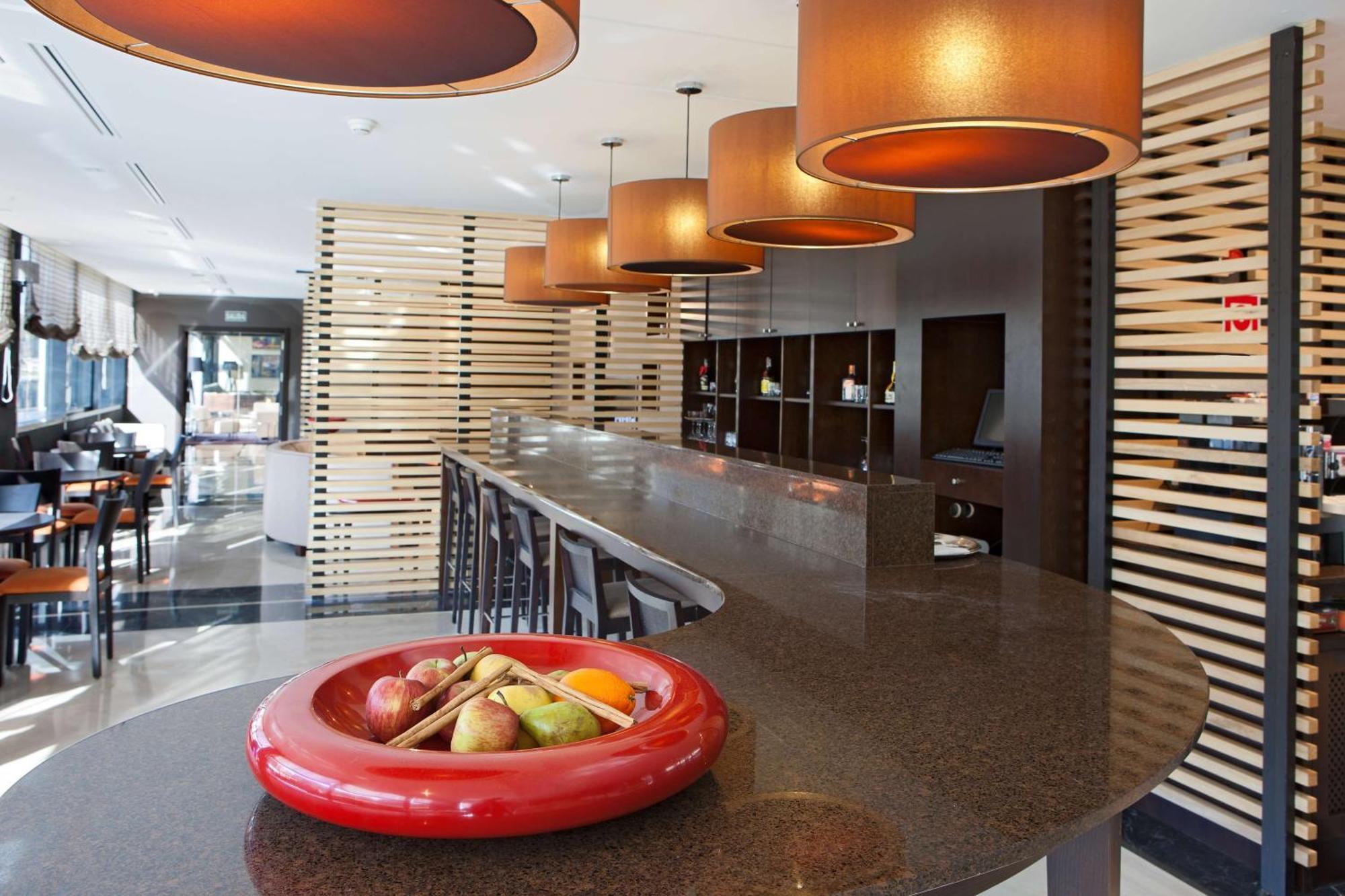 Nh Ribera Del Manzanares Hotel