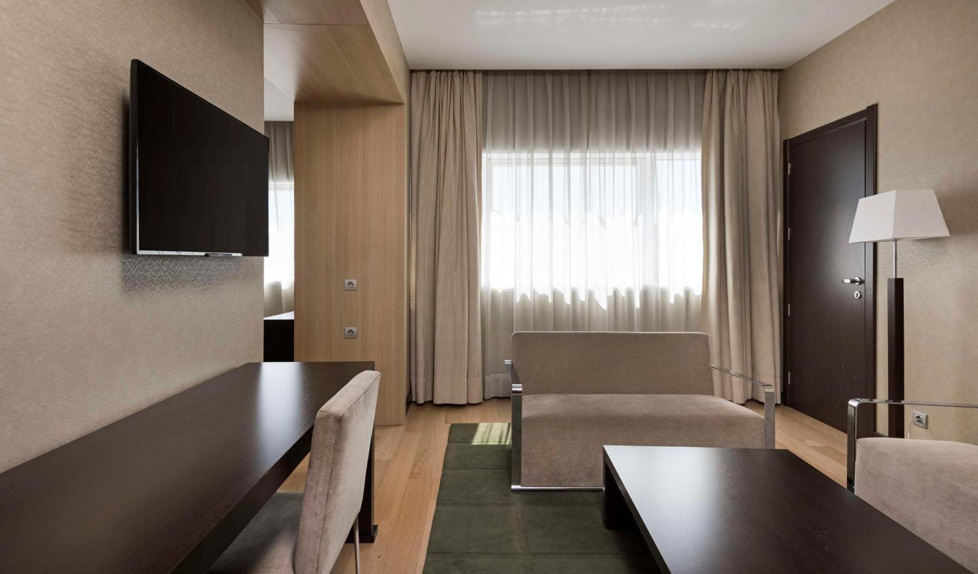 Nh Ribera Del Manzanares Hotel