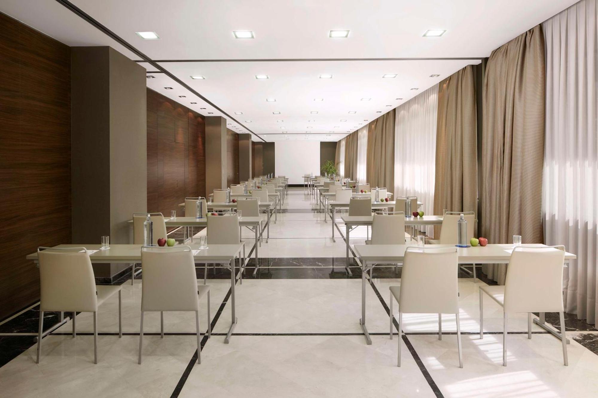 Nh Ribera Del Manzanares 4*