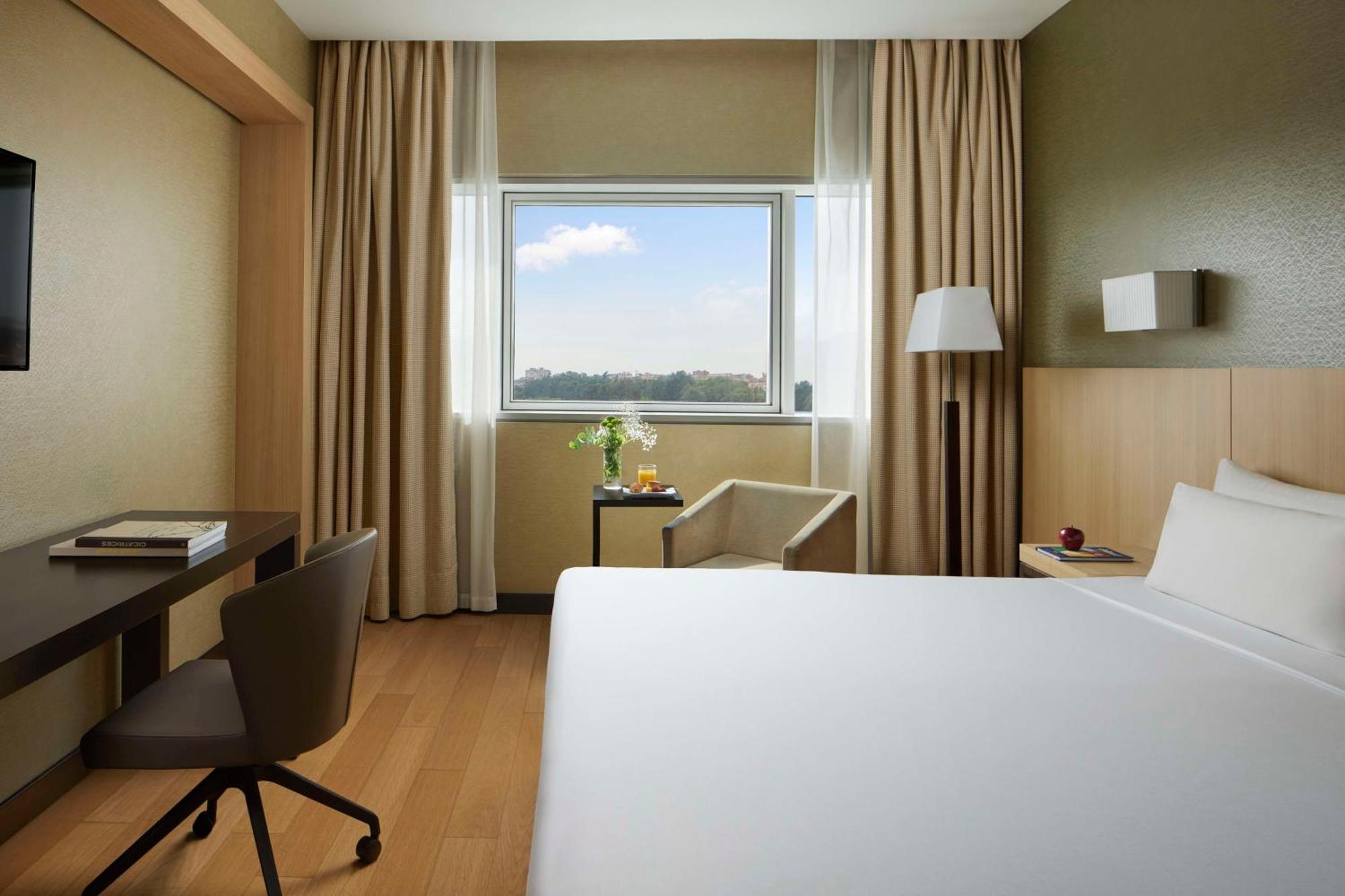 Hotel Nh Ribera Del Manzanares 4*