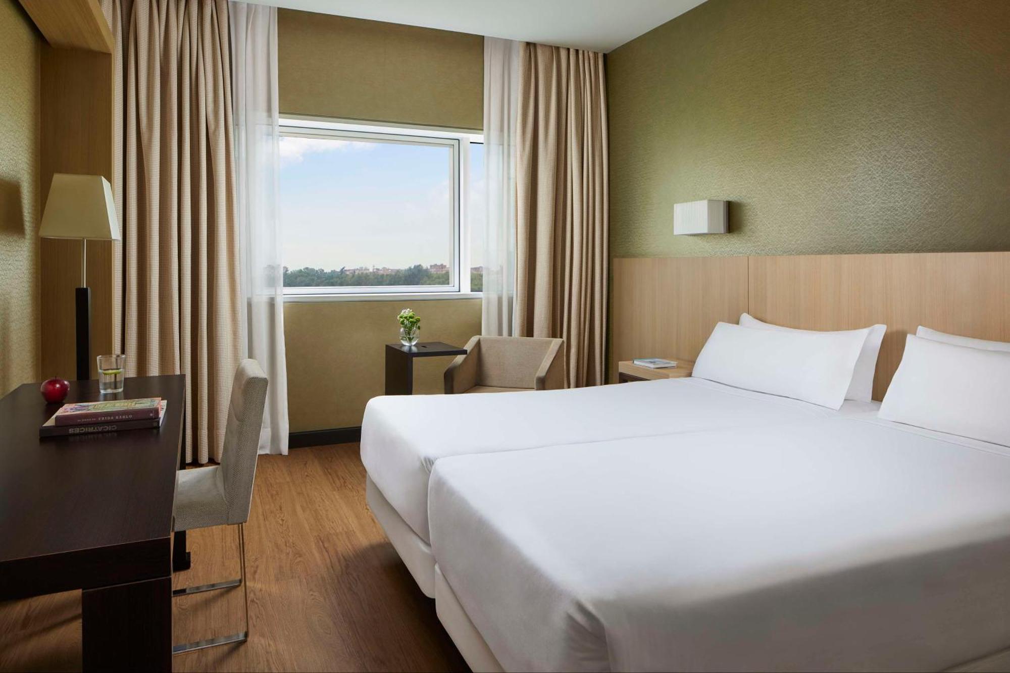 Nh Ribera Del Manzanares Hotel