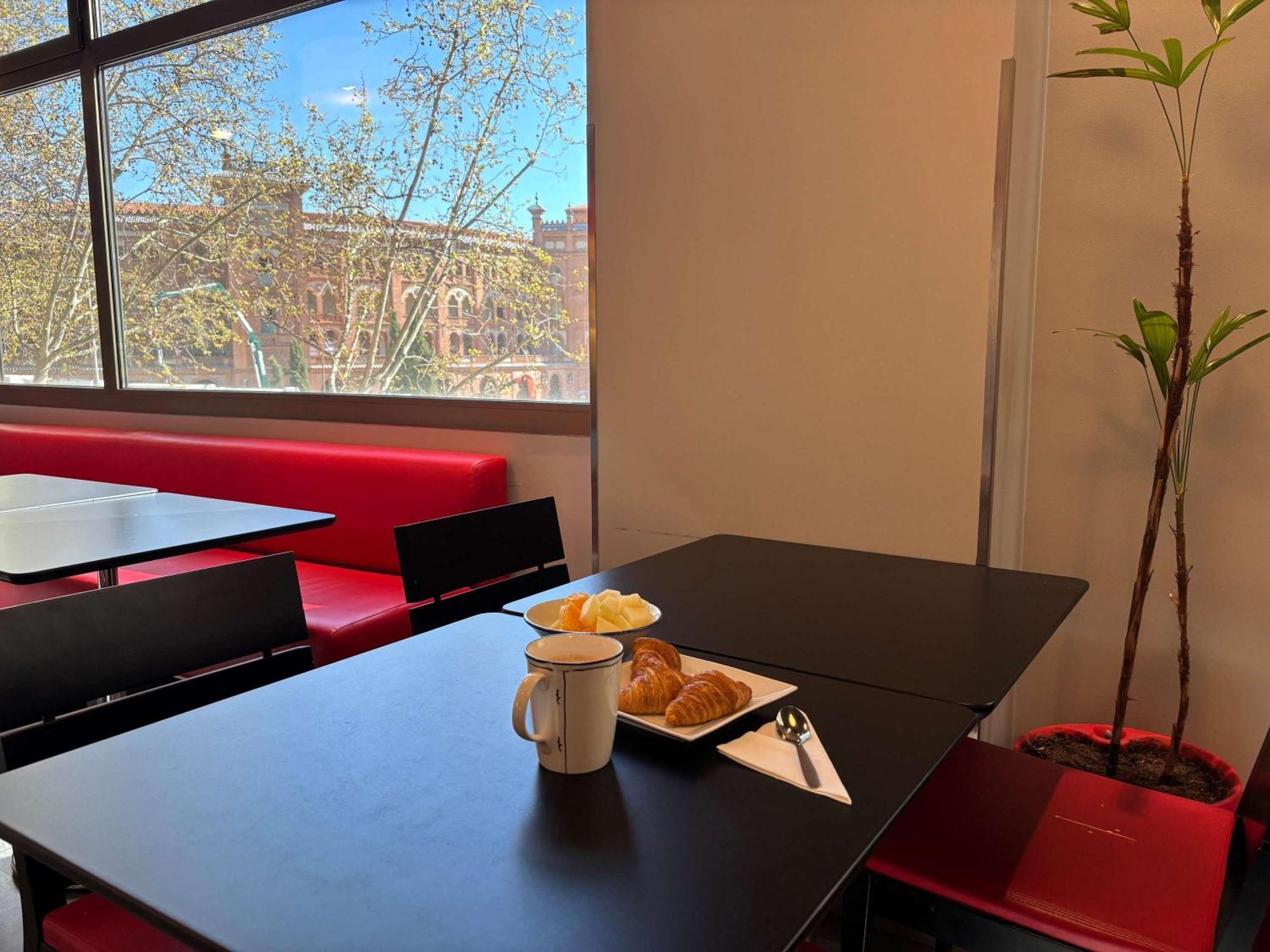 Ibis Centro Ventas 2*