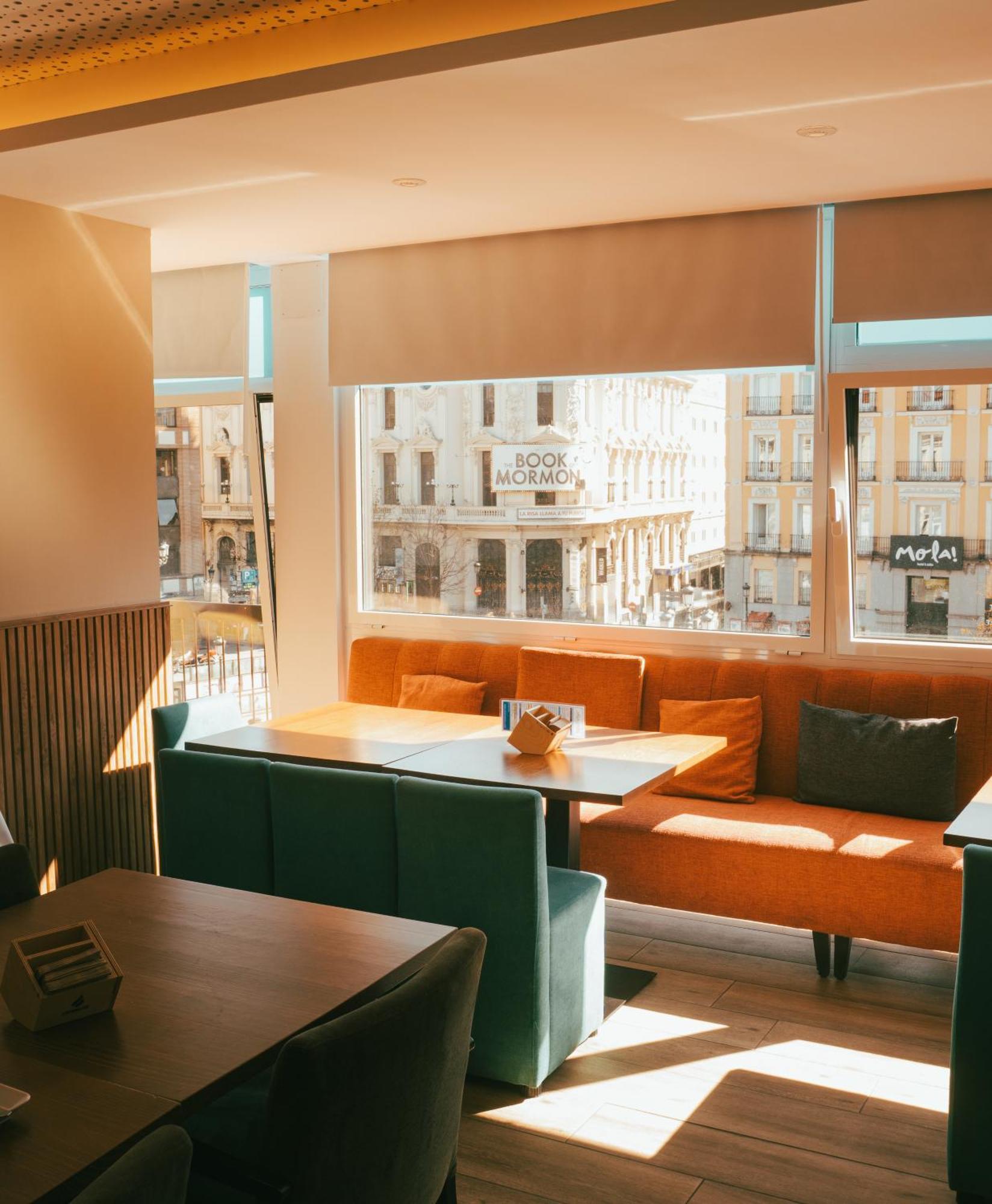 Only For Women Madrid-sol Hostal *