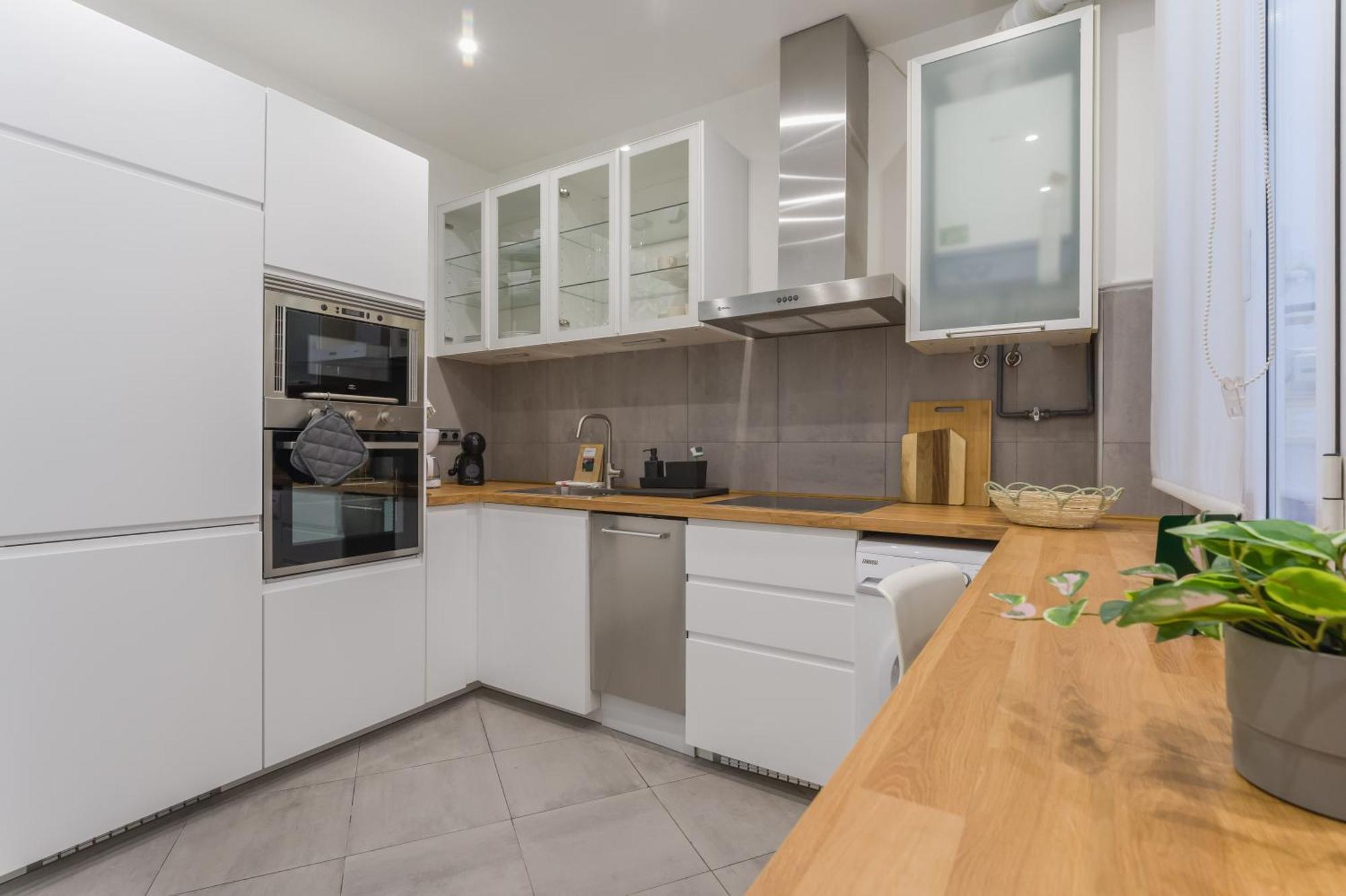 Apartamento Stunning Stylish - 2bd 1bt - Chamberi