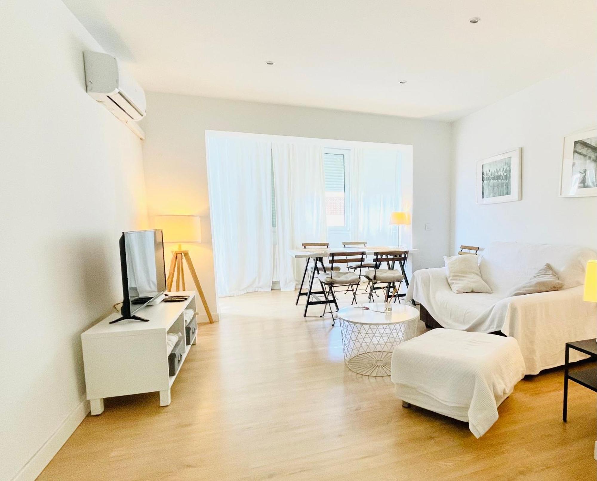 Apartamento Piso Acogedor Y Tranquilo - Junto A Ifema Y Aerop. *