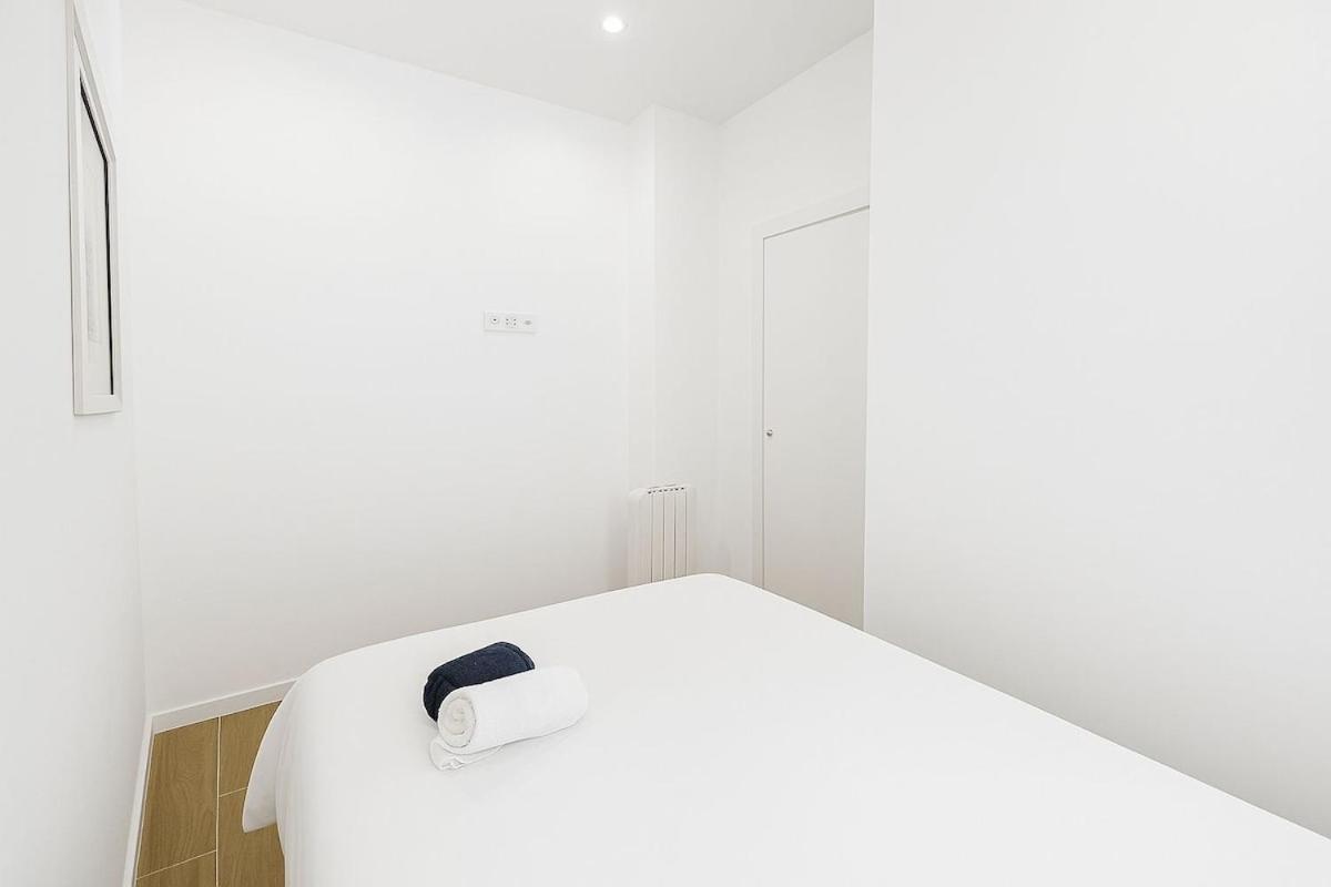 Comodo En Climatizado Apartamento Madrid