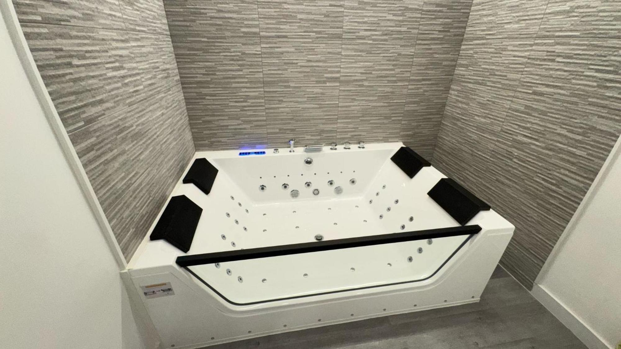 Hotel del amor Jacuzzi Atocha Madrid