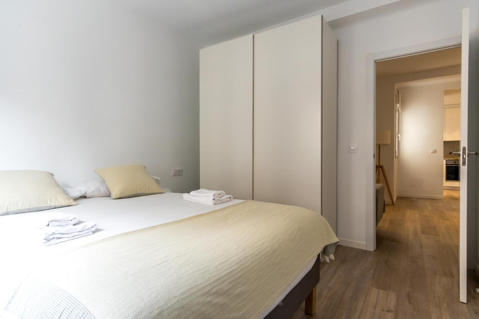 Bright Modern - 2bedrooms 1bathroom - Delicias Apartment