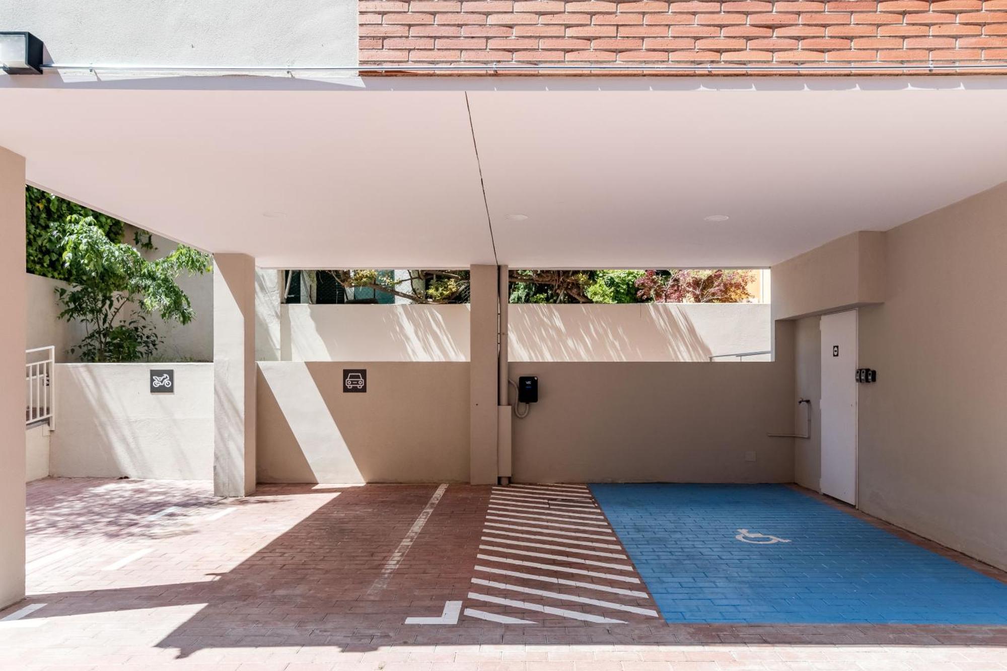 Arturo Soria By Charming Aparthotel Madrid
