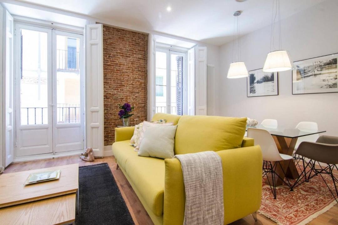Renovated And Modern- 3bd 2bth- Anton Martin * Madrid